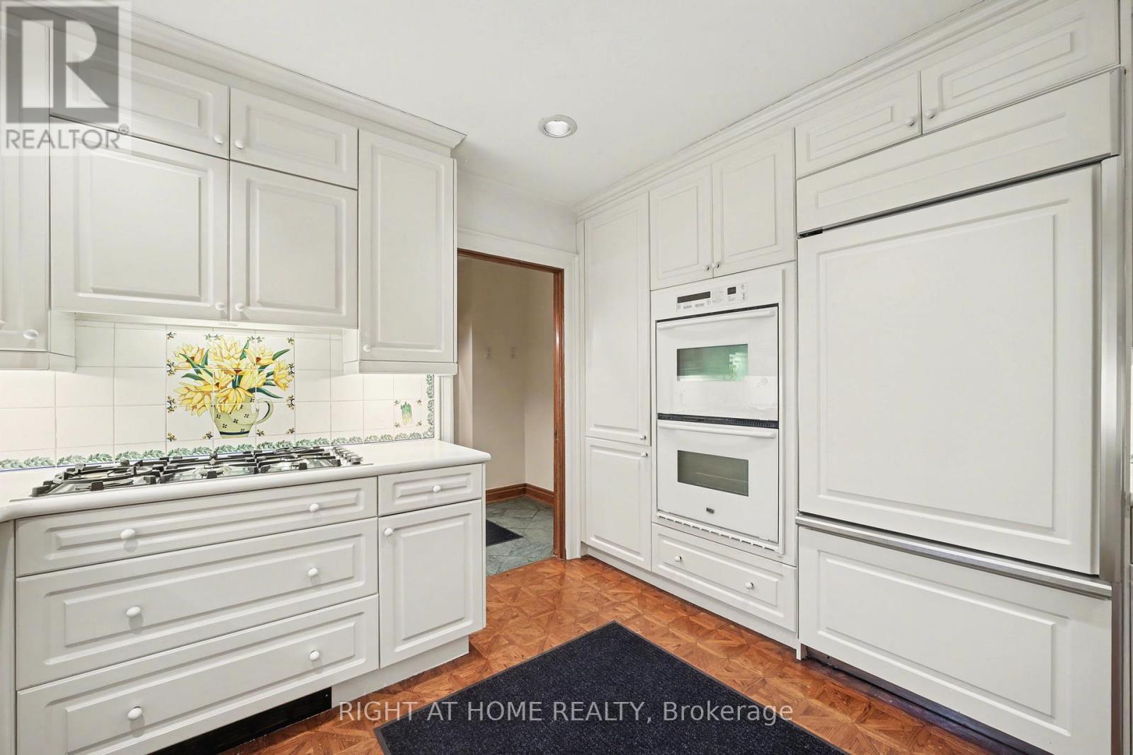 32 Hollywood Crescent, Toronto, Ontario  M4L 2K5 - Photo 10 - E12685410