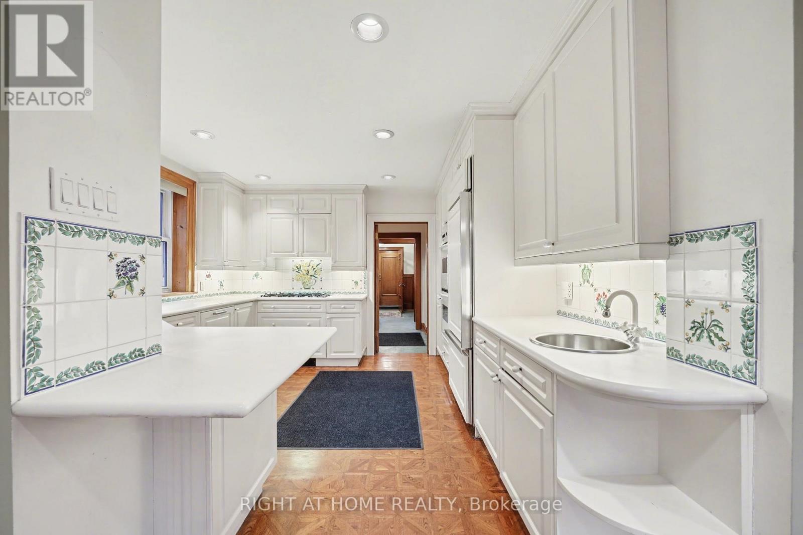 32 Hollywood Crescent, Toronto, Ontario  M4L 2K5 - Photo 12 - E12685410