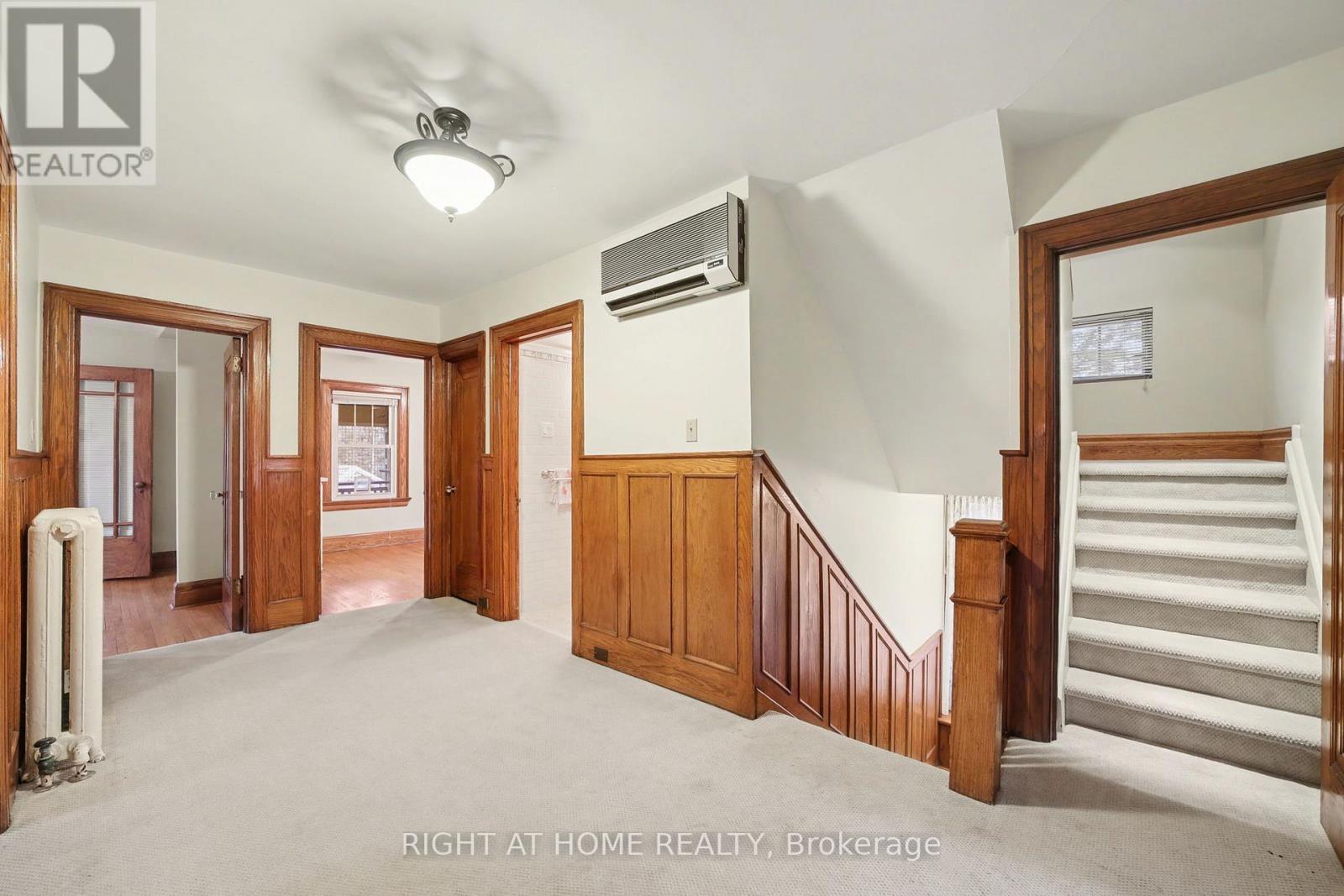 32 Hollywood Crescent, Toronto, Ontario  M4L 2K5 - Photo 16 - E12685410