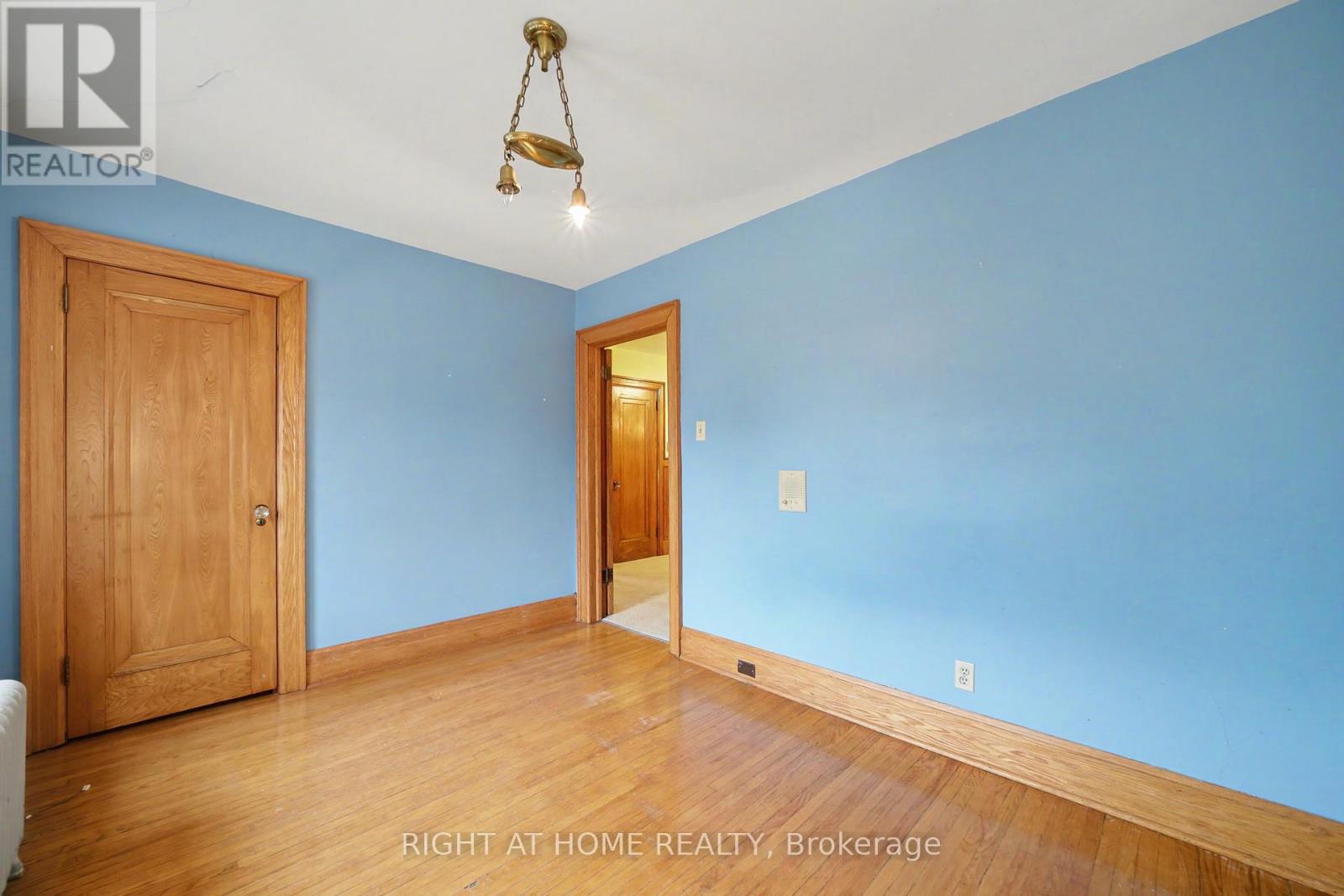 32 Hollywood Crescent, Toronto, Ontario  M4L 2K5 - Photo 18 - E12685410