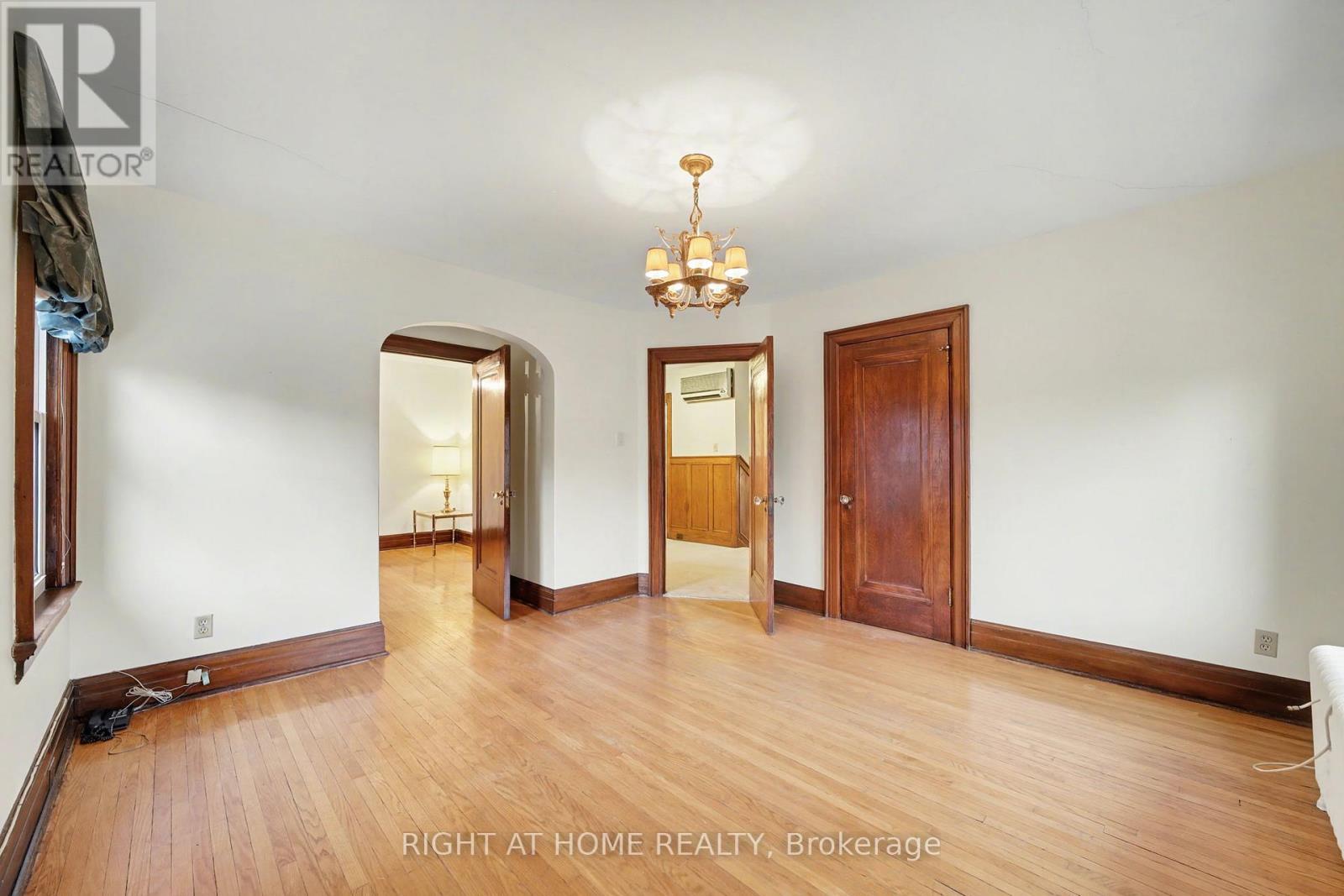 32 Hollywood Crescent, Toronto, Ontario  M4L 2K5 - Photo 20 - E12685410