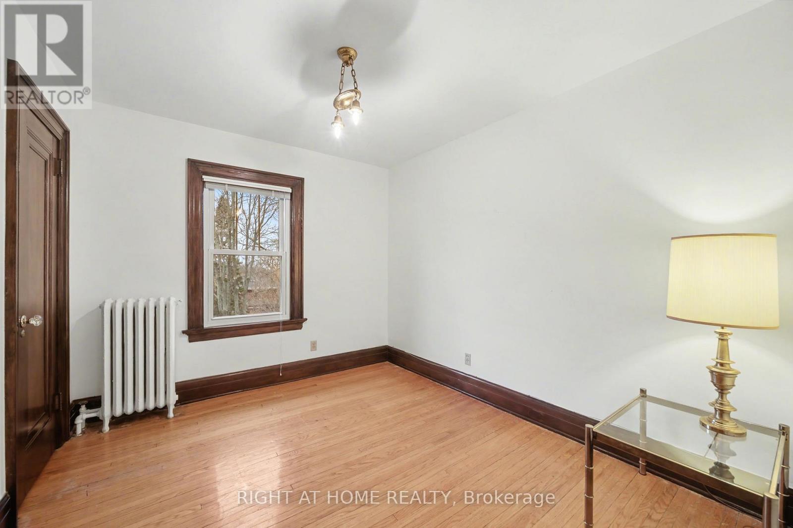 32 Hollywood Crescent, Toronto, Ontario  M4L 2K5 - Photo 21 - E12685410