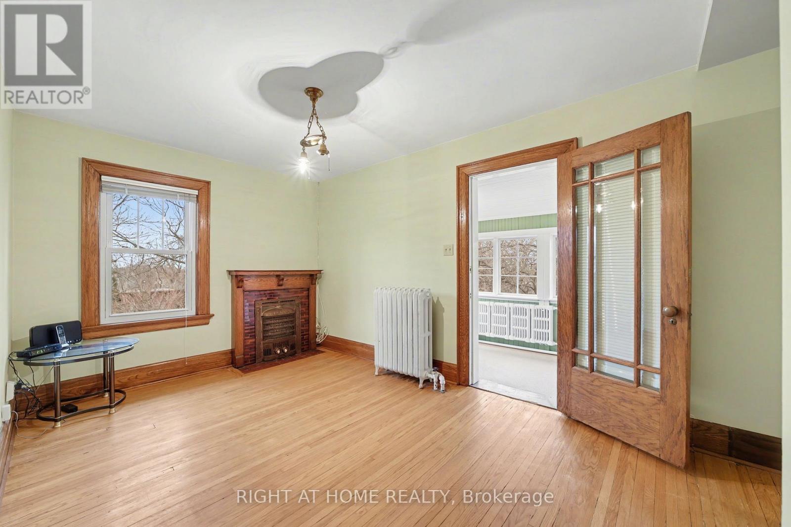 32 Hollywood Crescent, Toronto, Ontario  M4L 2K5 - Photo 23 - E12685410