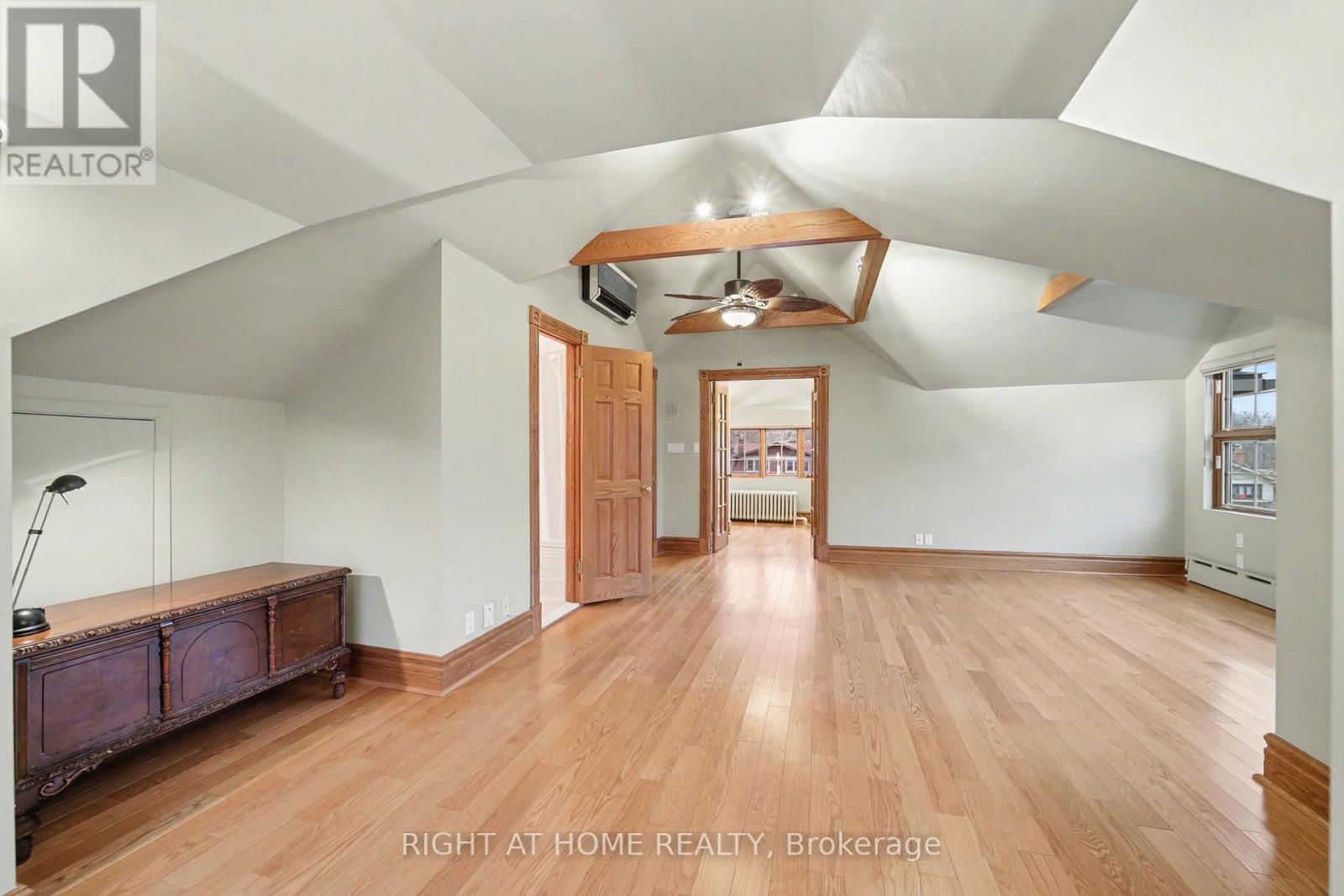 32 Hollywood Crescent, Toronto, Ontario  M4L 2K5 - Photo 32 - E12685410