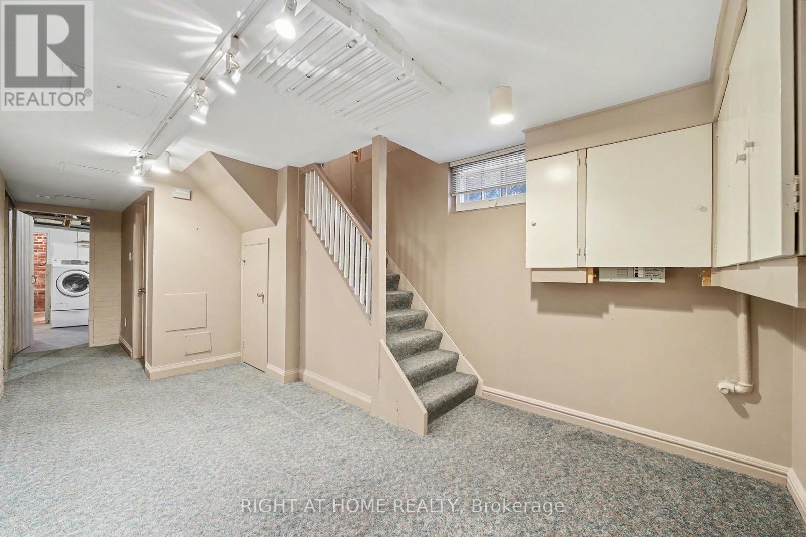 32 Hollywood Crescent, Toronto, Ontario  M4L 2K5 - Photo 37 - E12685410