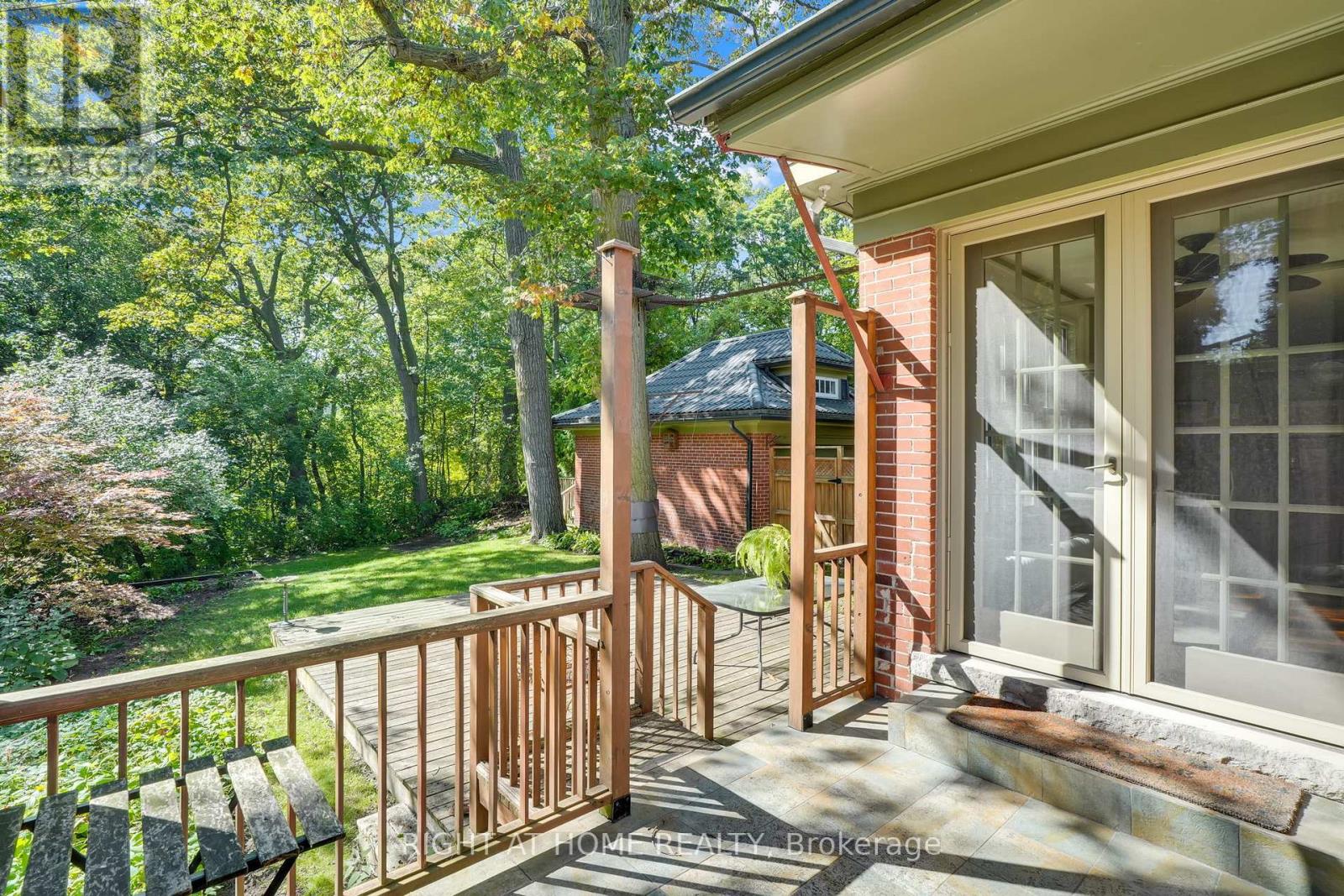 32 Hollywood Crescent, Toronto, Ontario  M4L 2K5 - Photo 47 - E12685410