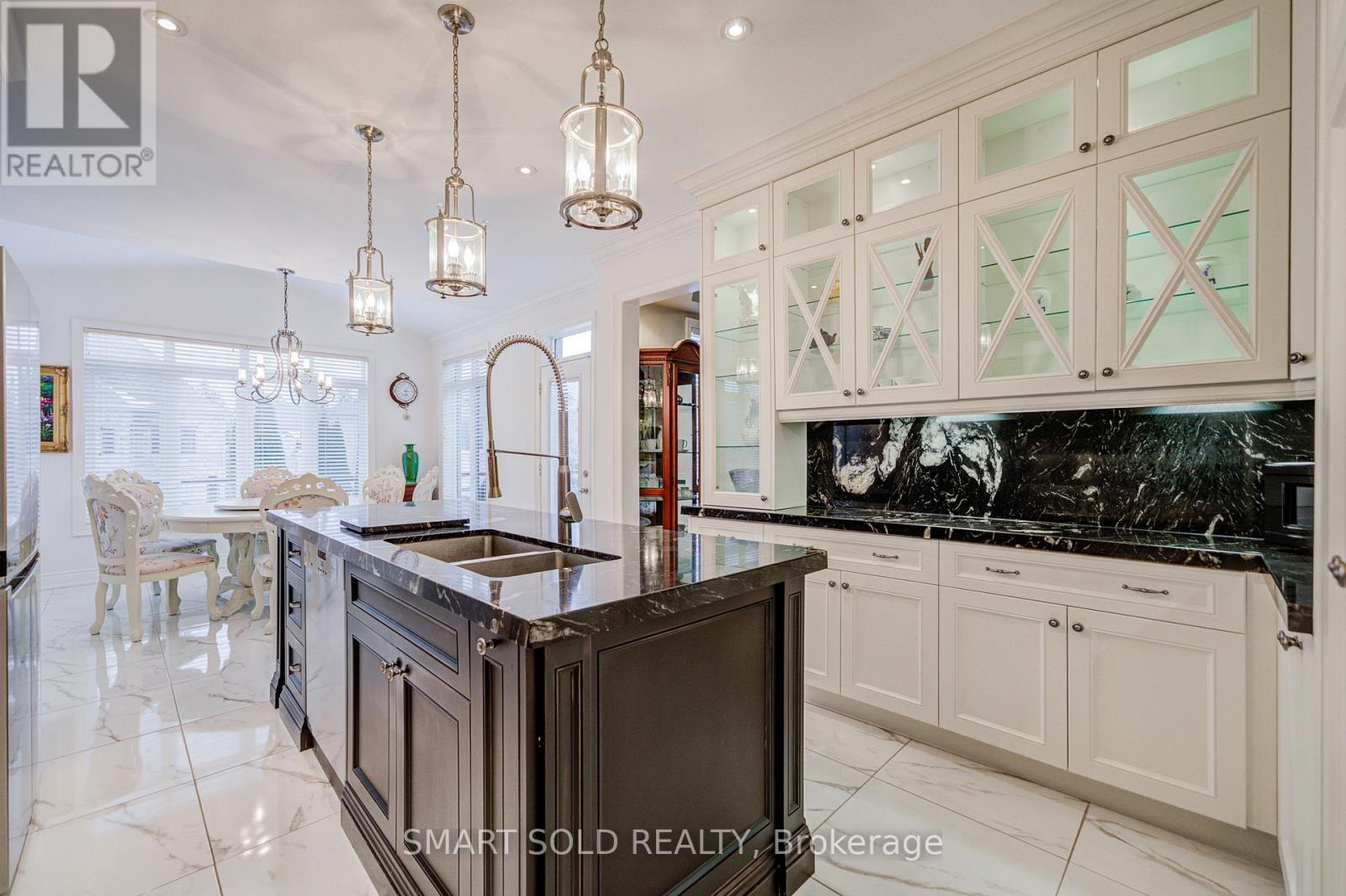 8 Sachet Drive, Richmond Hill, Ontario  L4E 4S1 - Photo 12 - N12685380