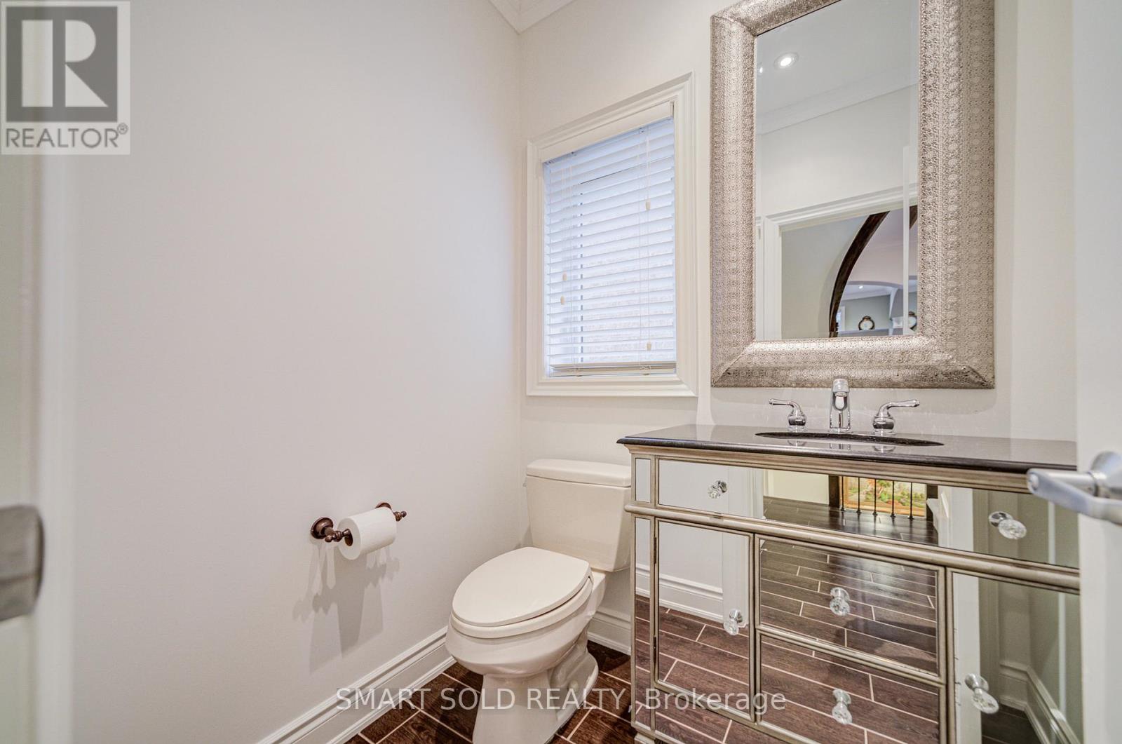 8 Sachet Drive, Richmond Hill, Ontario  L4E 4S1 - Photo 16 - N12685380