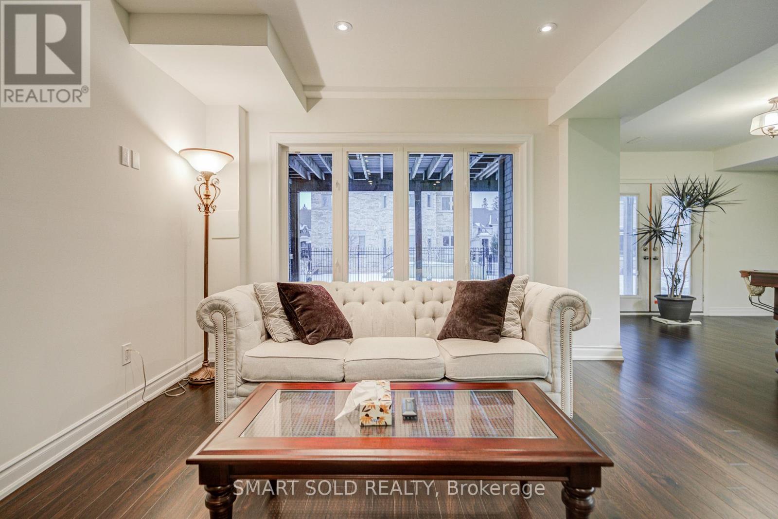 8 Sachet Drive, Richmond Hill, Ontario  L4E 4S1 - Photo 37 - N12685380