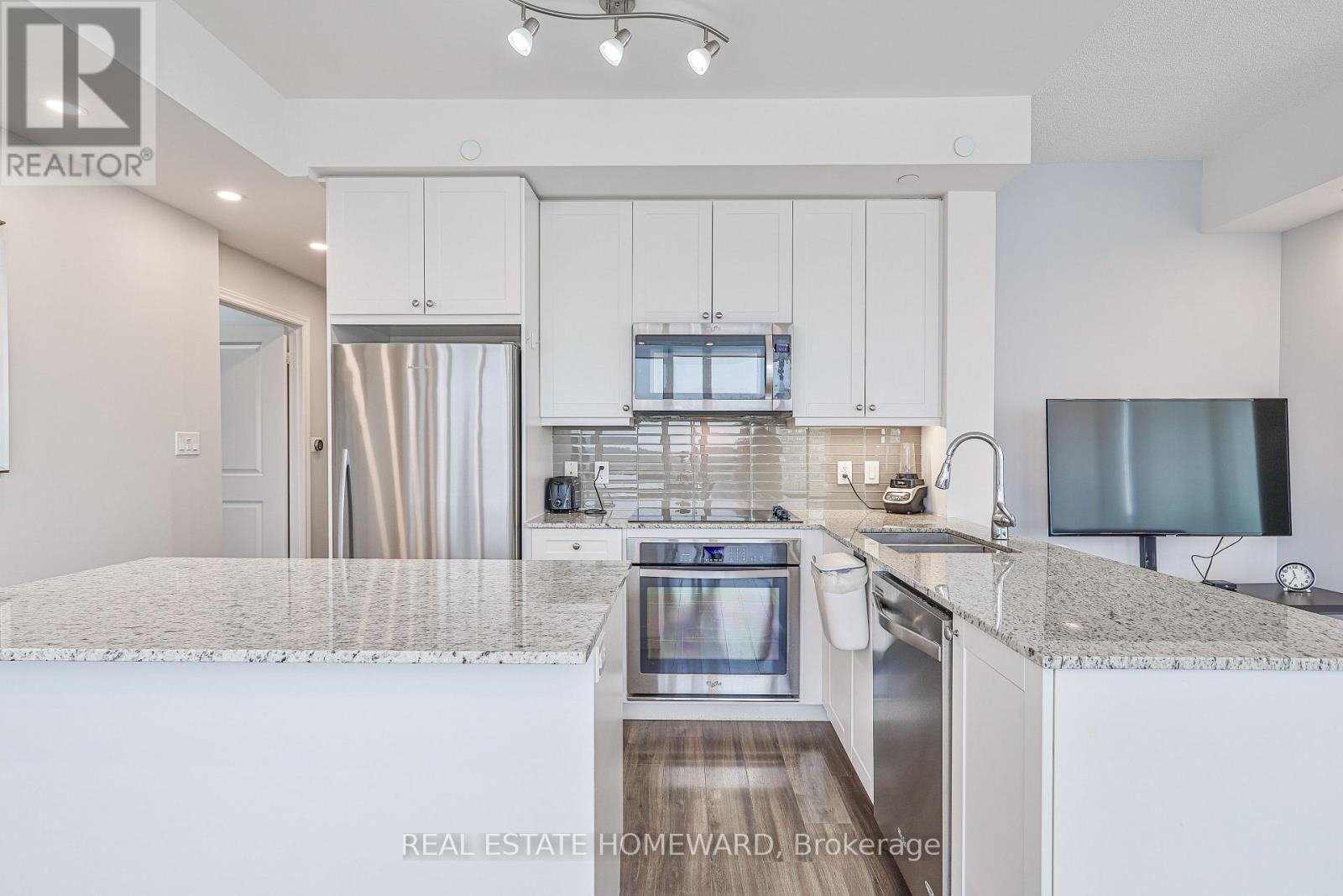 911b - 9600 Yonge Street, Richmond Hill, Ontario  L4C 0X3 - Photo 12 - N12685394