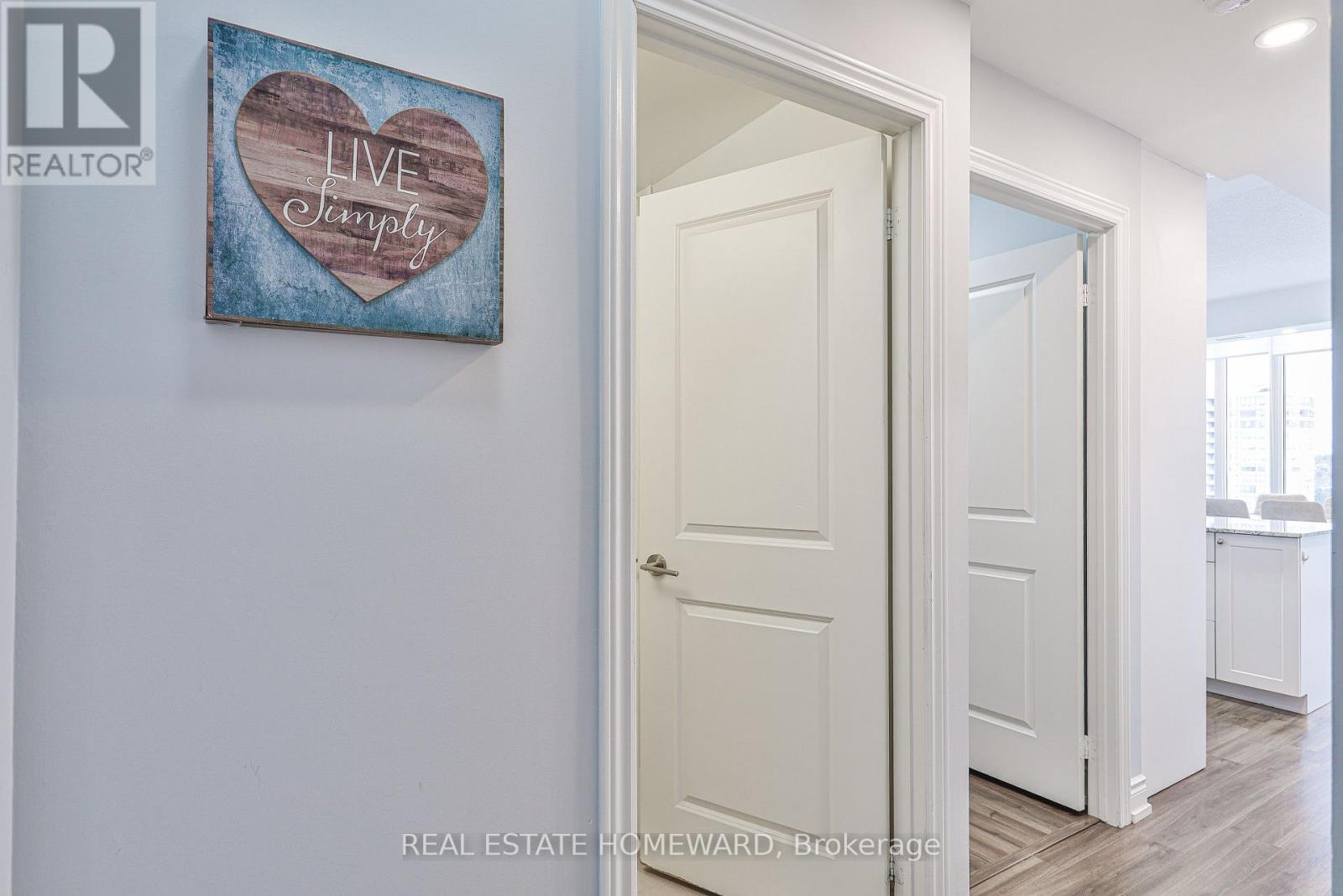 911b - 9600 Yonge Street, Richmond Hill, Ontario  L4C 0X3 - Photo 6 - N12685394