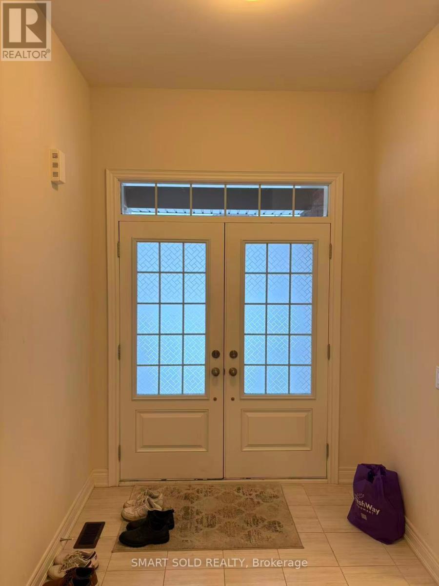 379 Seaview Heights, East Gwillimbury, Ontario  L9N 0Y4 - Photo 3 - N12685416