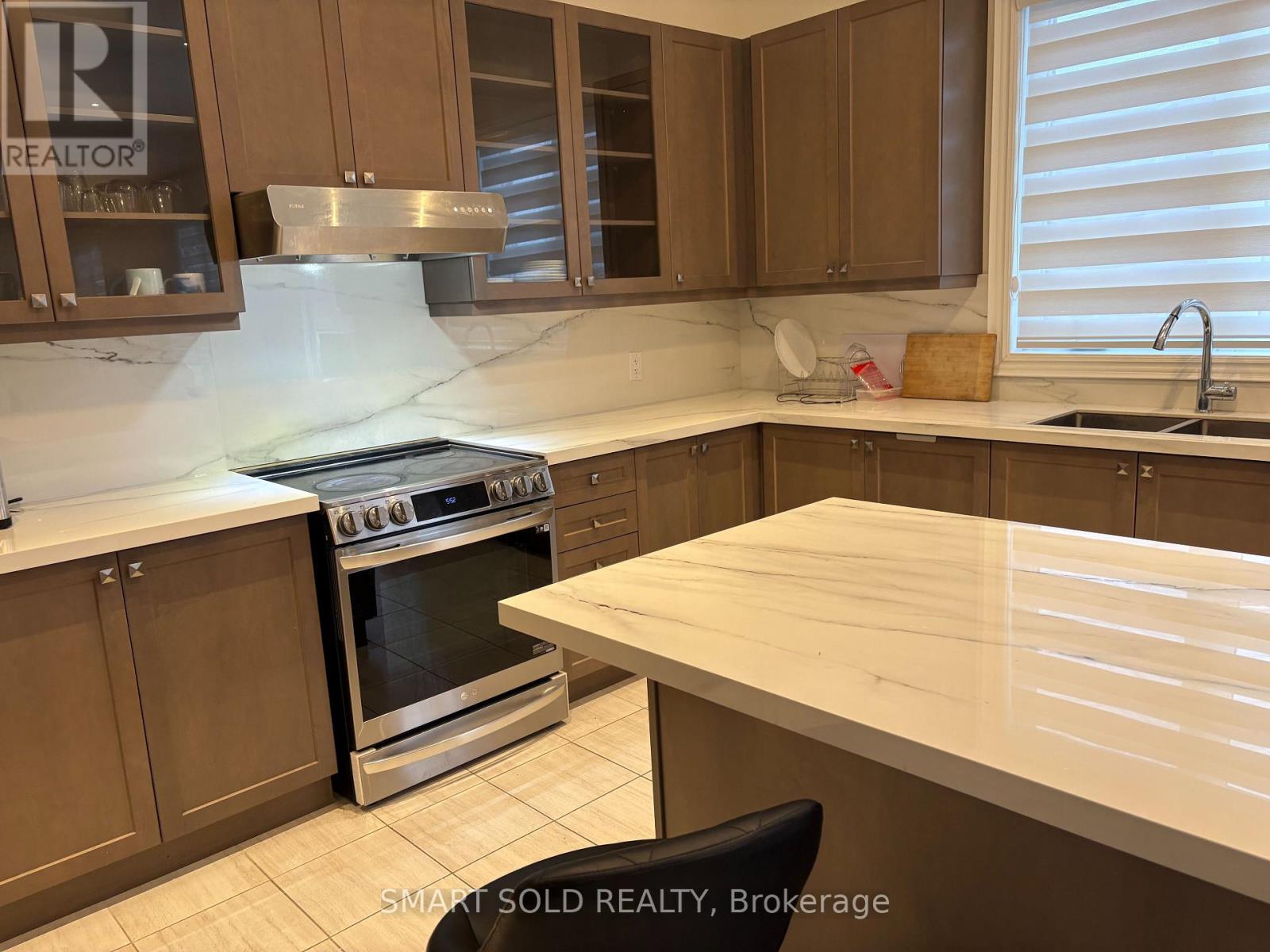 379 Seaview Heights, East Gwillimbury, Ontario  L9N 0Y4 - Photo 9 - N12685416