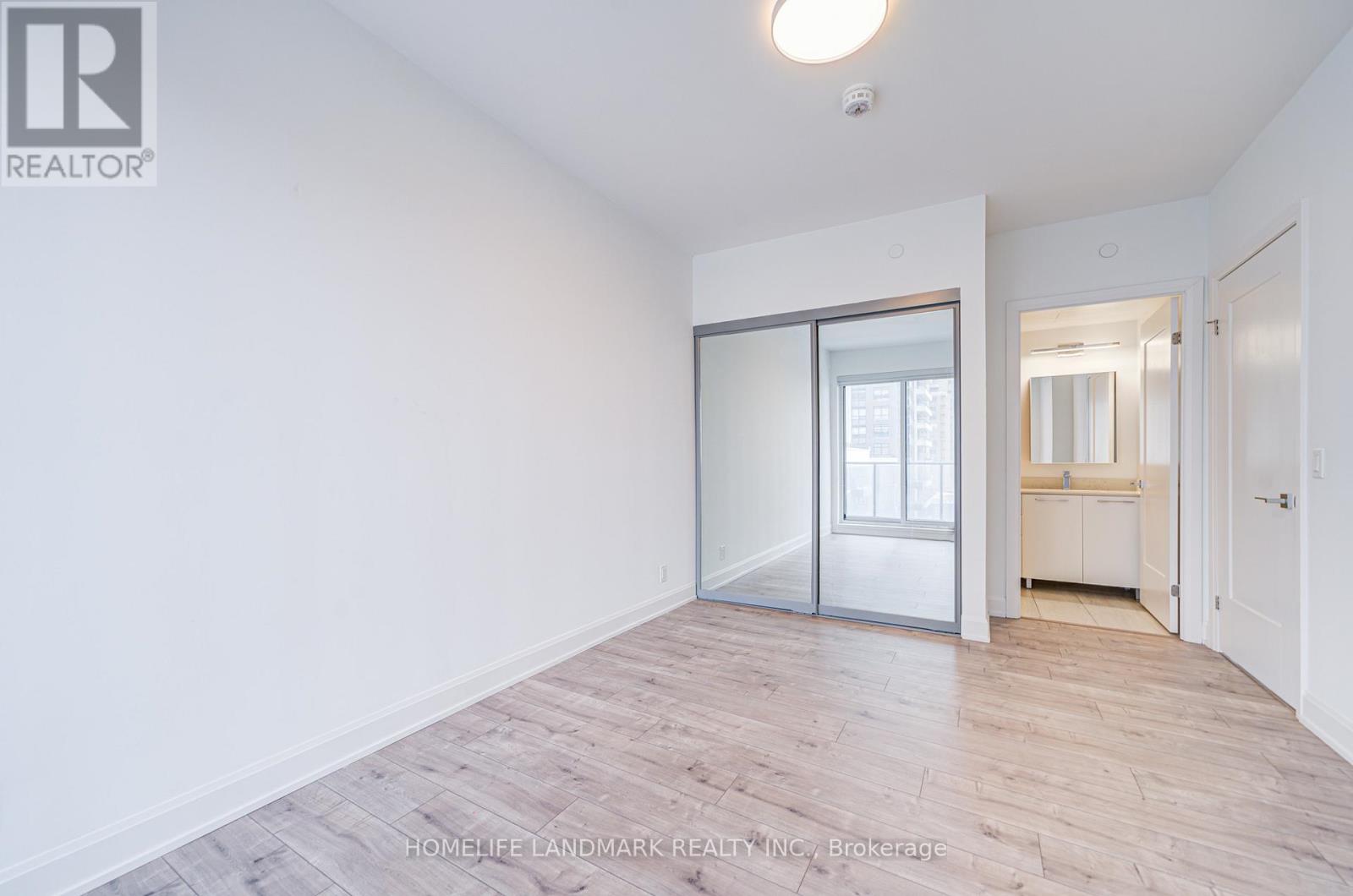 1009 - 18 Water Walk Drive, Markham, Ontario  L3R 6L5 - Photo 10 - N12685420