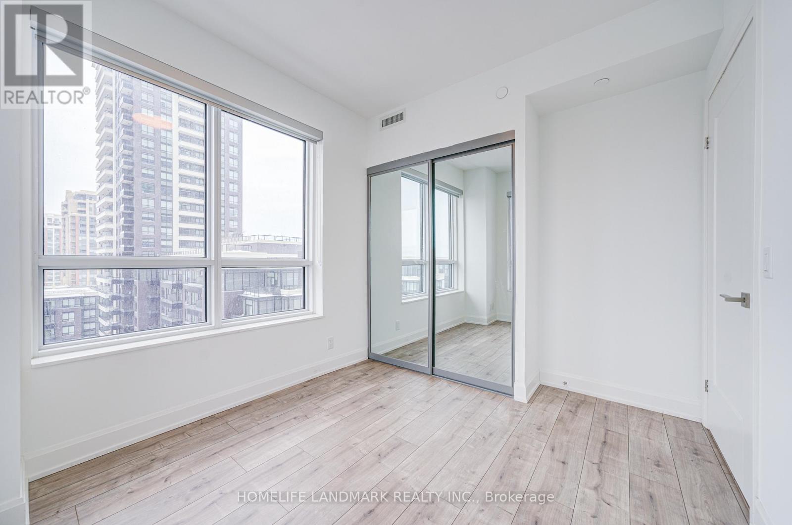 1009 - 18 Water Walk Drive, Markham, Ontario  L3R 6L5 - Photo 12 - N12685420