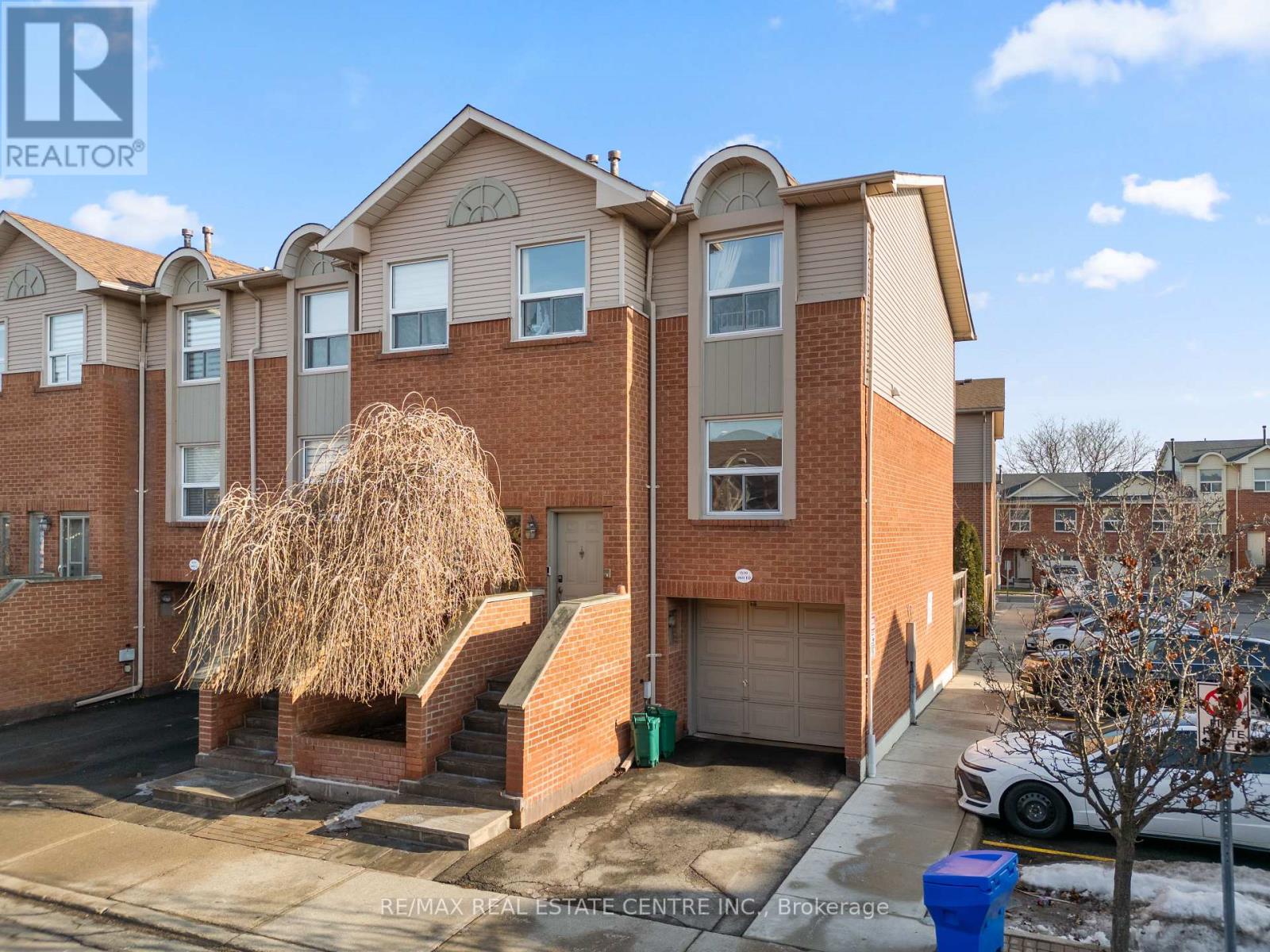 10 - 1570 Reeves Gate, Oakville, Ontario  L6M 3J3 - Photo 2 - W12685384