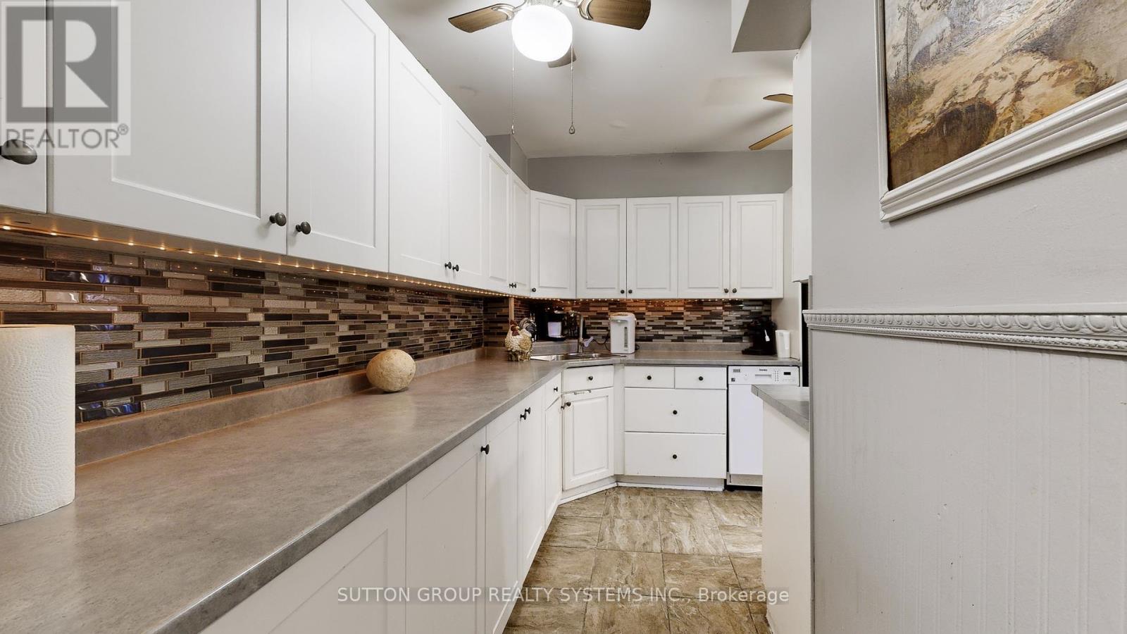 1811 - 85 Emmett Avenue, Toronto, Ontario  M6M 5A2 - Photo 11 - W12685406