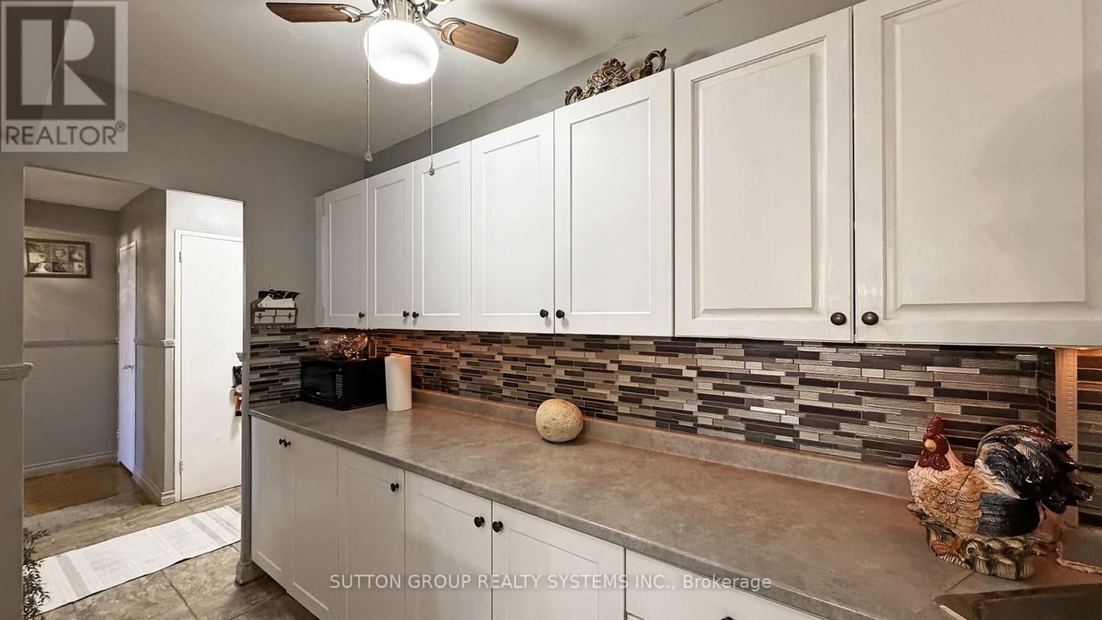 1811 - 85 Emmett Avenue, Toronto, Ontario  M6M 5A2 - Photo 13 - W12685406