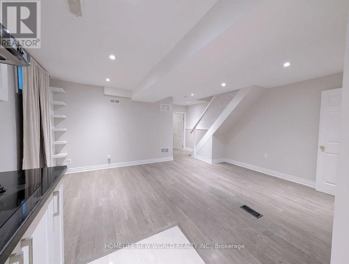 Lower - 10 Dixon Avenue, Toronto, Ontario  M4L 1N3 - Photo 3 - E12685468