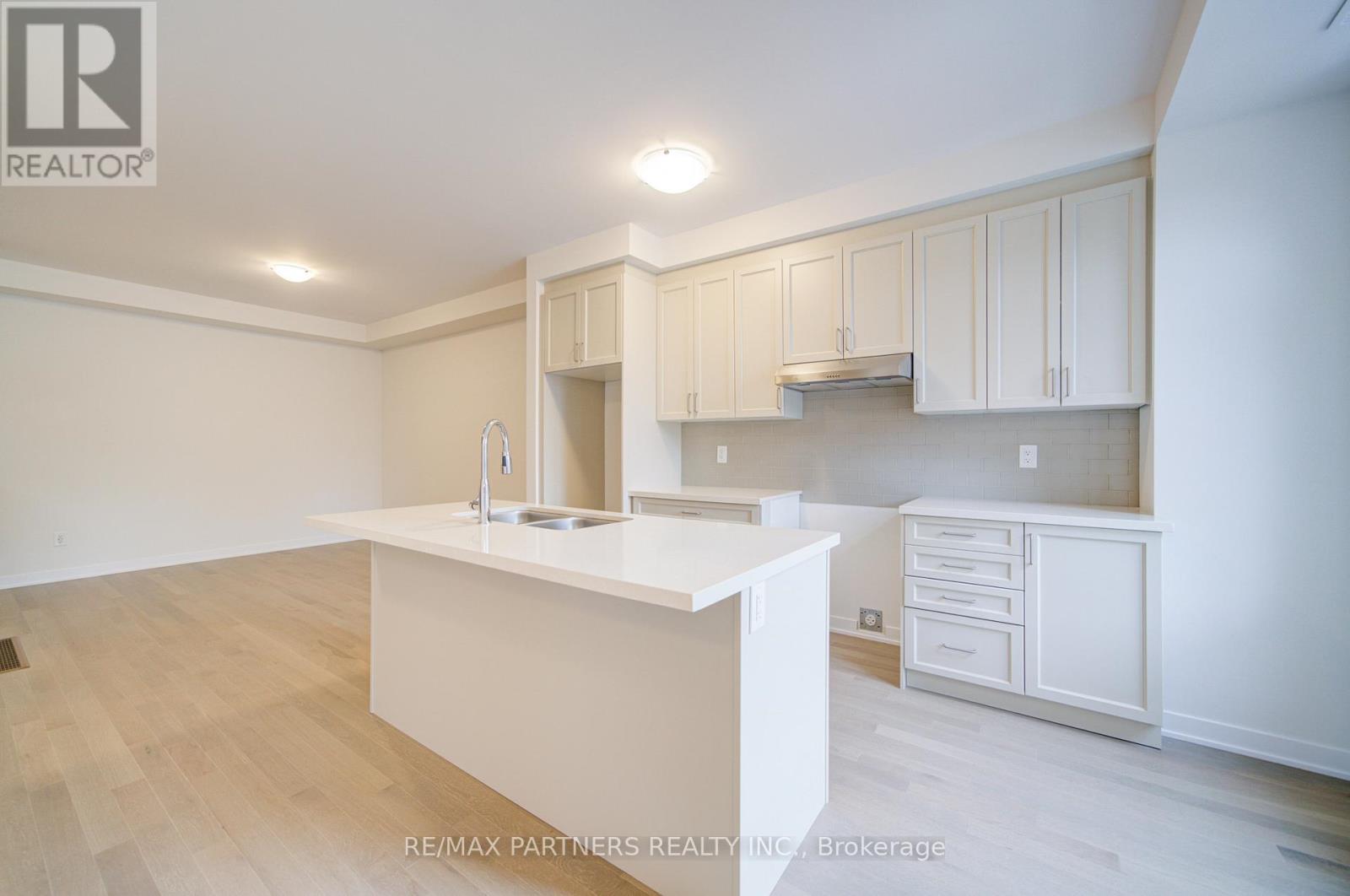 23 John Canning Way, Markham, Ontario  L3R 3X3 - Photo 6 - N12685470