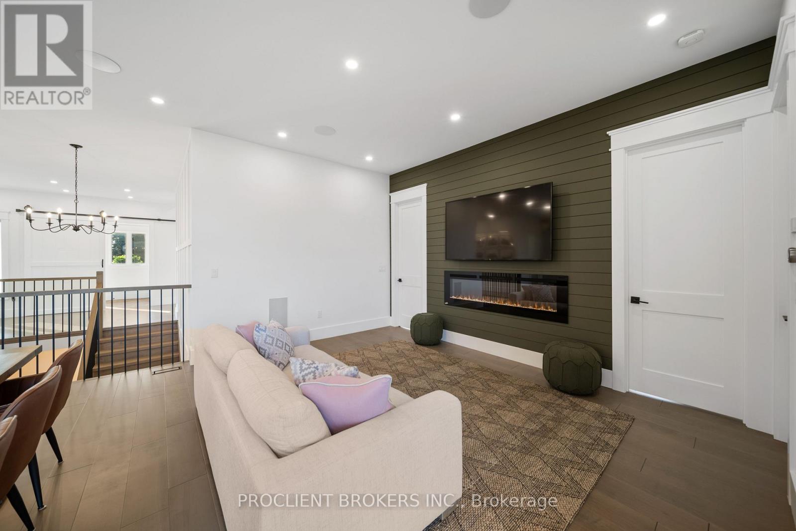 10223 Guelph Line, Milton, Ontario  L0P 1B0 - Photo 16 - W12685448