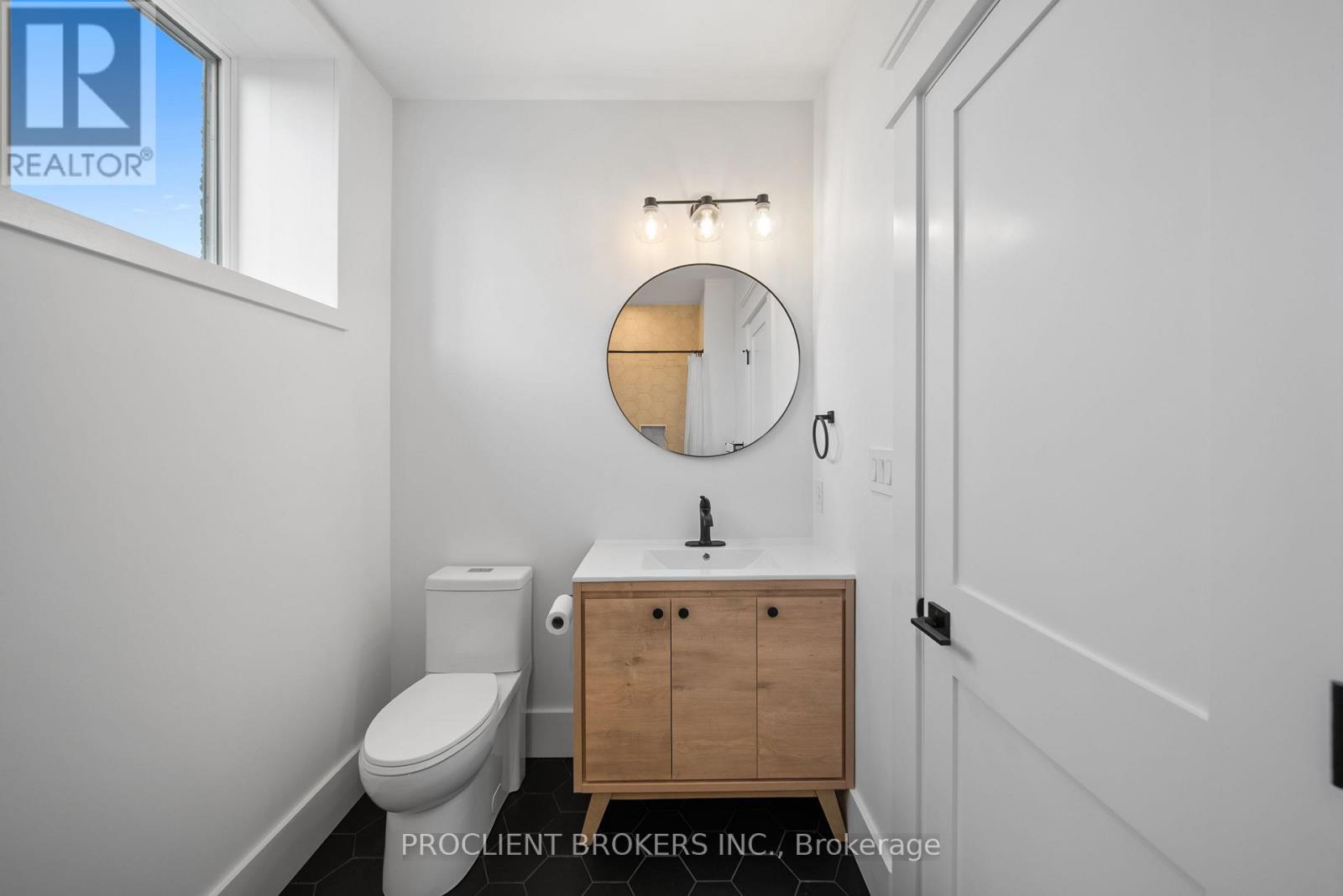 10223 Guelph Line, Milton, Ontario  L0P 1B0 - Photo 39 - W12685448