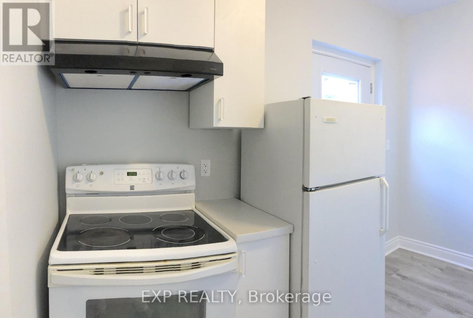 2798 Dundas Street W, Toronto, Ontario  M6P 1Y5 - Photo 10 - W12685456