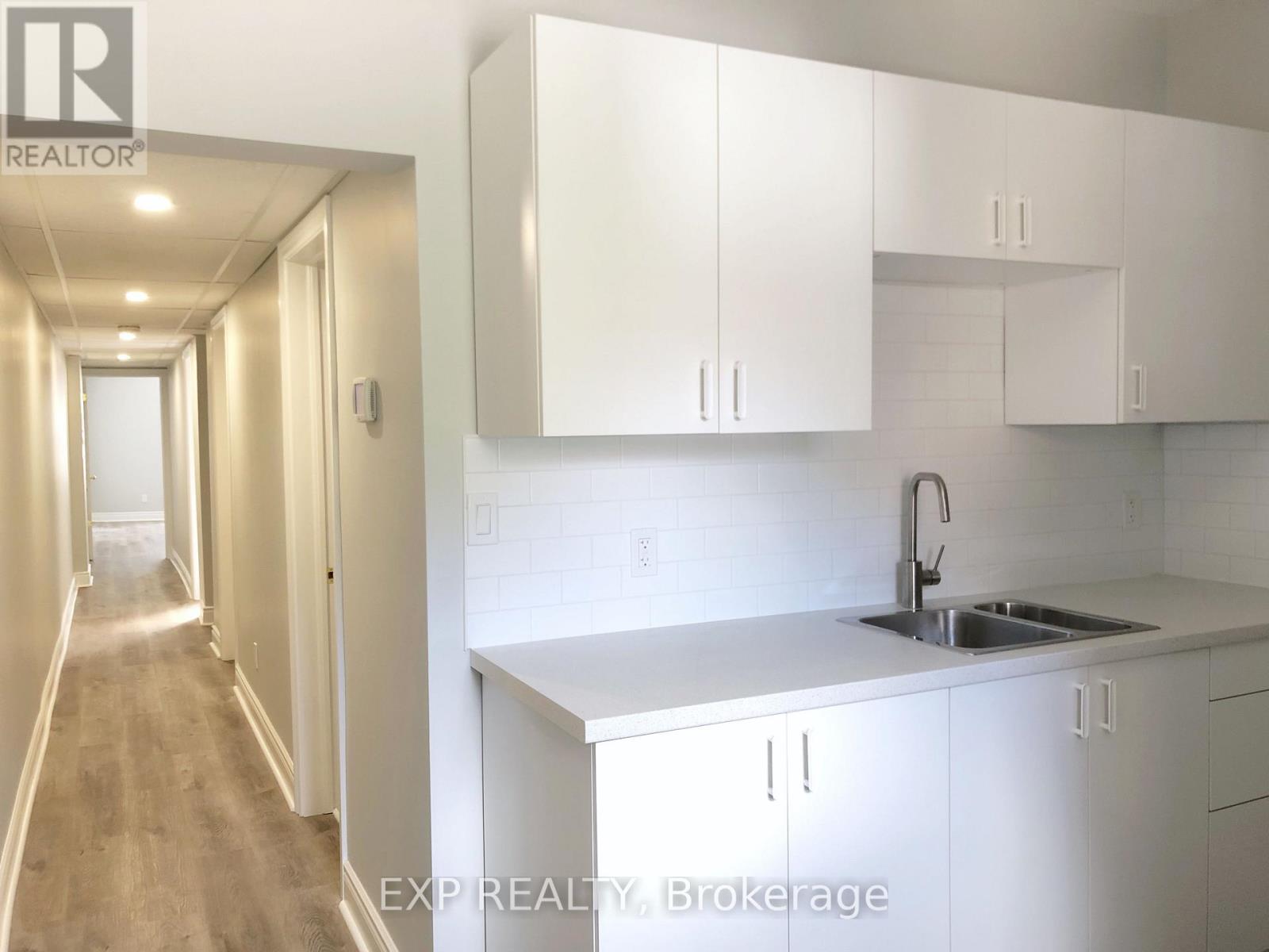 2798 Dundas Street W, Toronto, Ontario  M6P 1Y5 - Photo 11 - W12685456