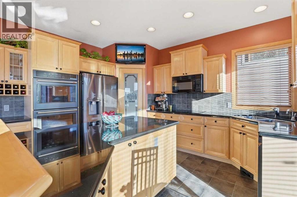 133 Royal Abbey Court Nw, Calgary, Alberta  T3G 4Y3 - Photo 10 - A2276926