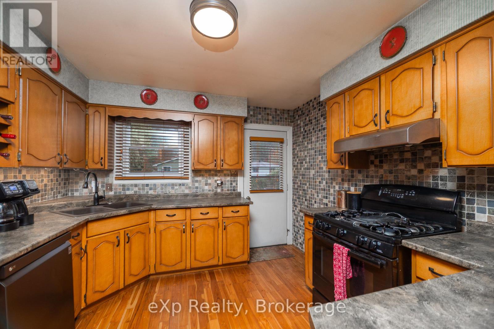 210 5th A Avenue W, Owen Sound, Ontario  N4K 6G8 - Photo 12 - X12685510