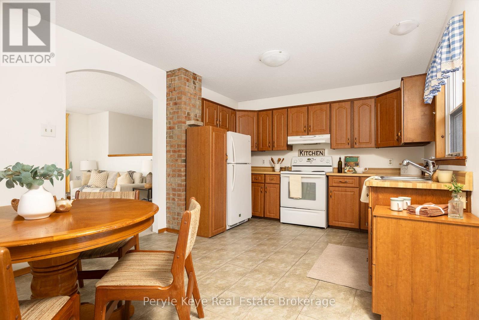 688 Stephenson 1 Road E, Huntsville (Stephenson), Ontario  P0B 1L0 - Photo 12 - X12685530