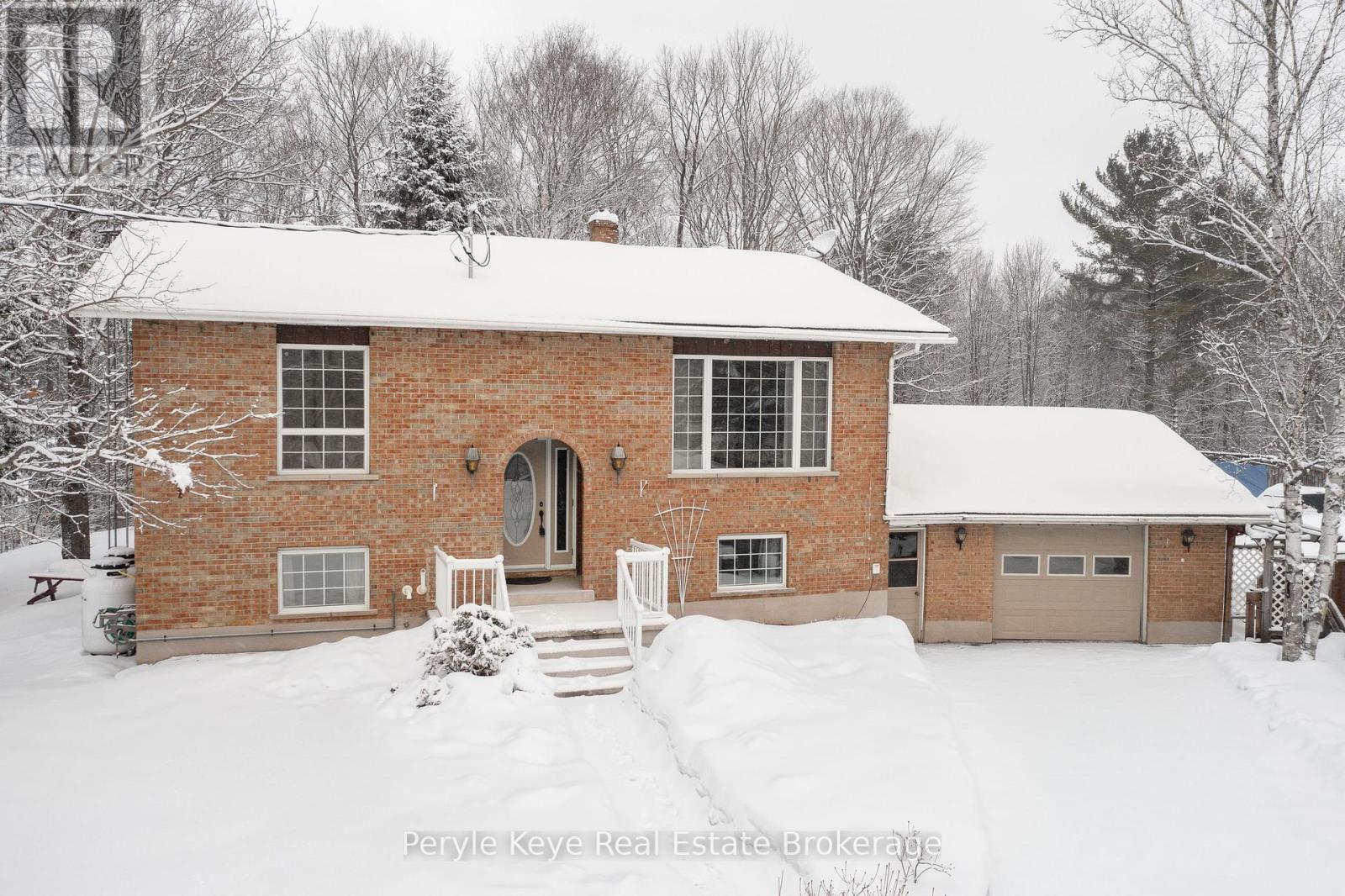 688 Stephenson 1 Road E, Huntsville (Stephenson), Ontario  P0B 1L0 - Photo 42 - X12685530