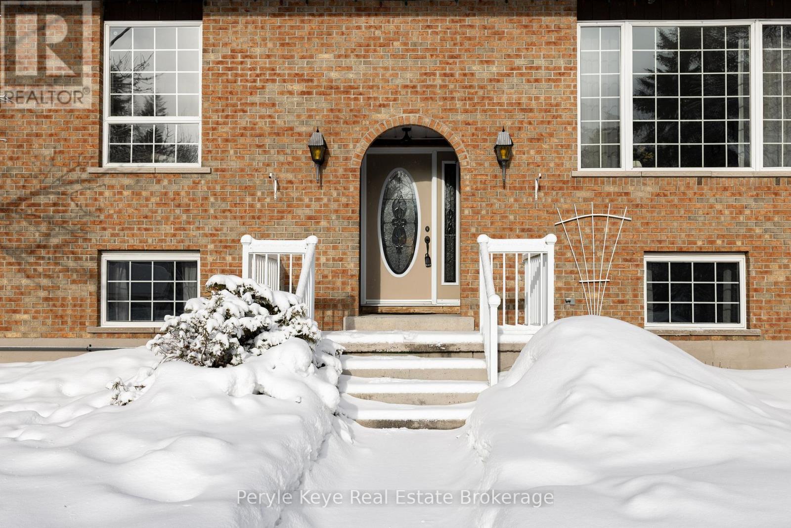 688 Stephenson 1 Road E, Huntsville (Stephenson), Ontario  P0B 1L0 - Photo 5 - X12685530