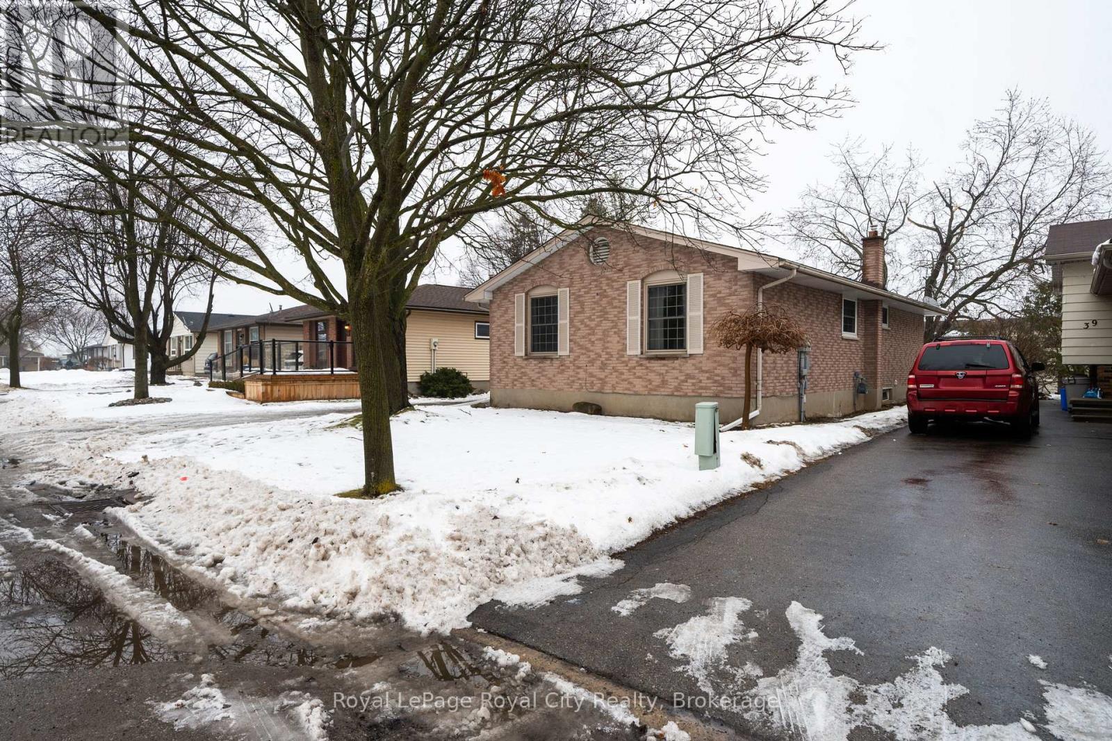 43 Patience Crescent, London South (South X), Ontario  N6E 2K7 - Photo 3 - X12685542