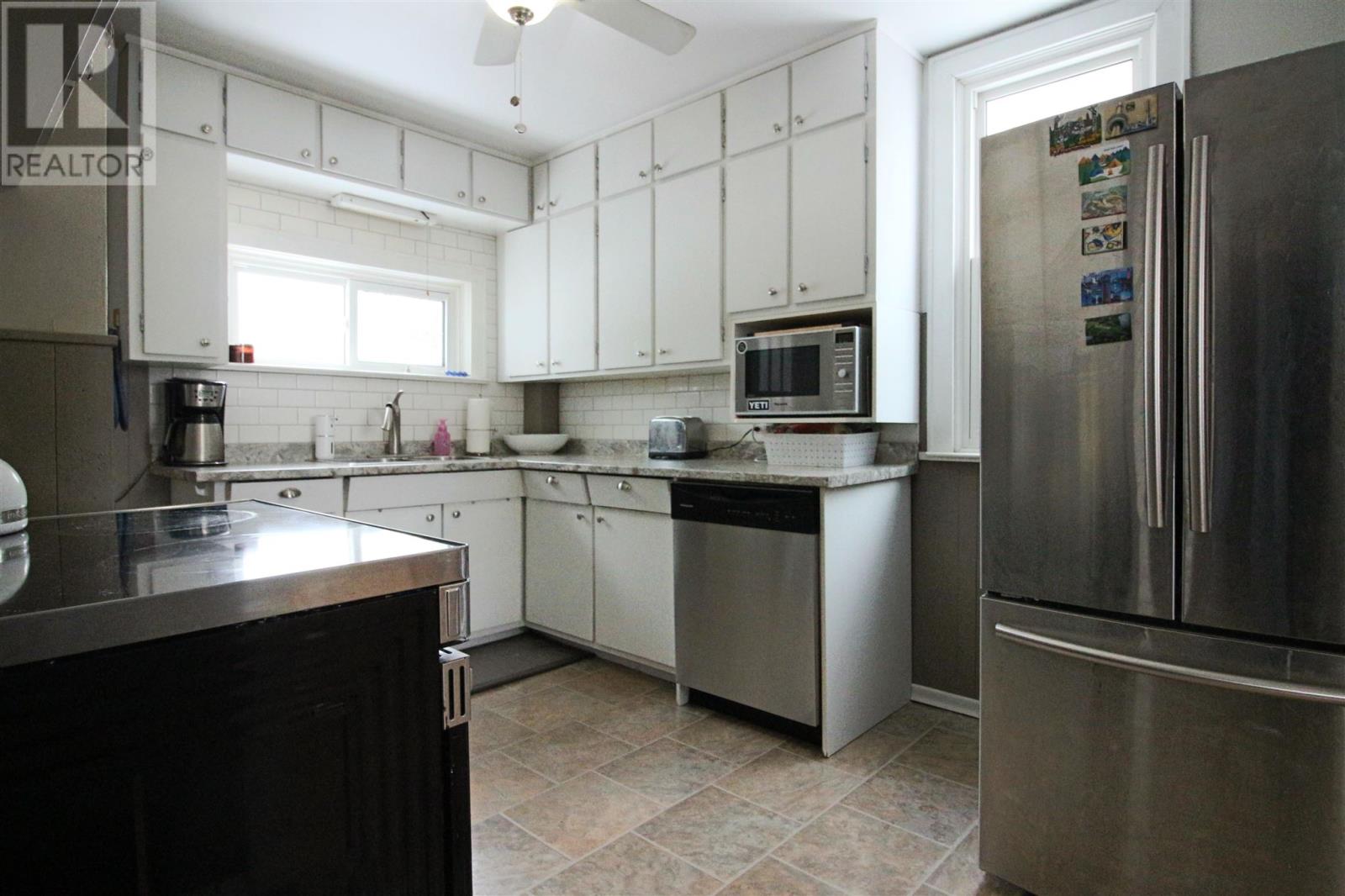 34 Algoma Ave, Sault Ste. Marie, Ontario  P6B 2P7 - Photo 12 - SM260005