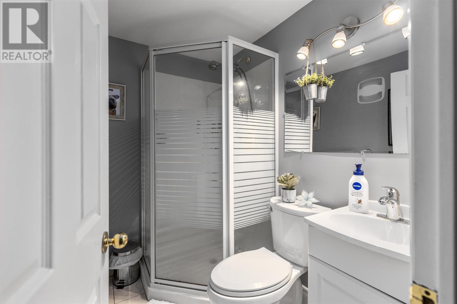 4 St. Michael's Sq, Sault Ste. Marie, Ontario  P6C 2V7 - Photo 24 - SM260016