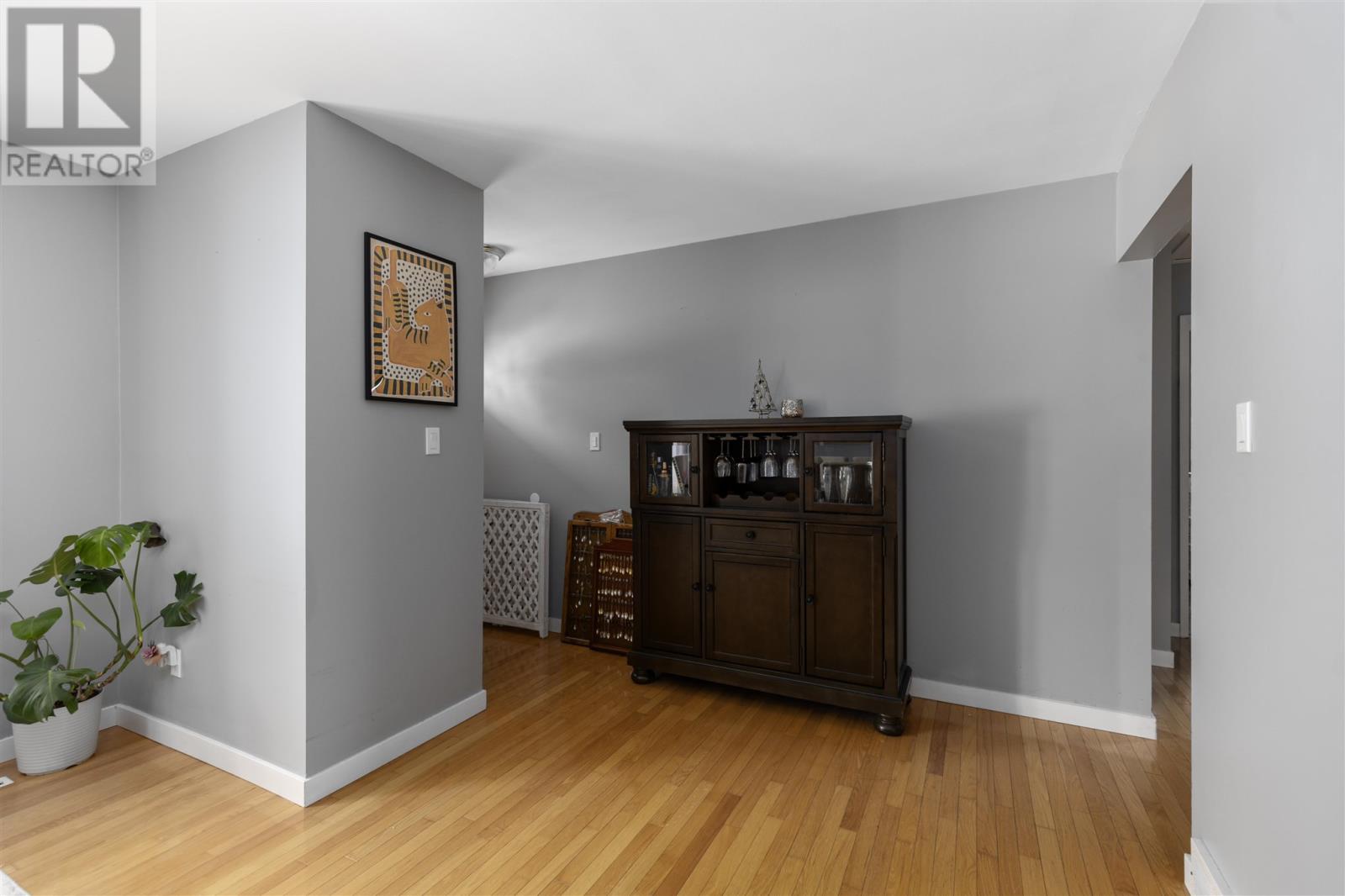 4 St. Michael's Sq, Sault Ste. Marie, Ontario  P6C 2V7 - Photo 6 - SM260016