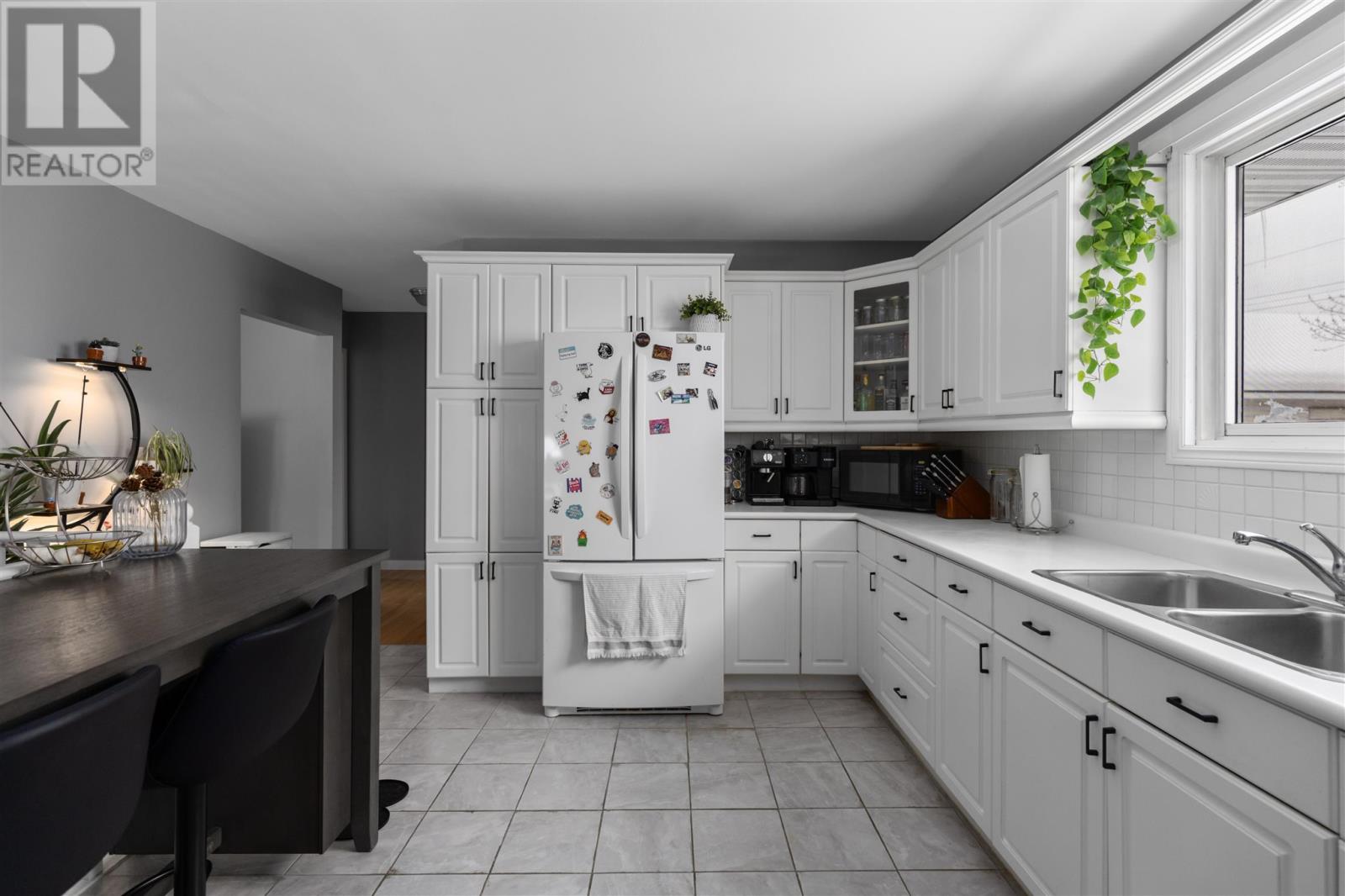 4 St. Michael's Sq, Sault Ste. Marie, Ontario  P6C 2V7 - Photo 8 - SM260016