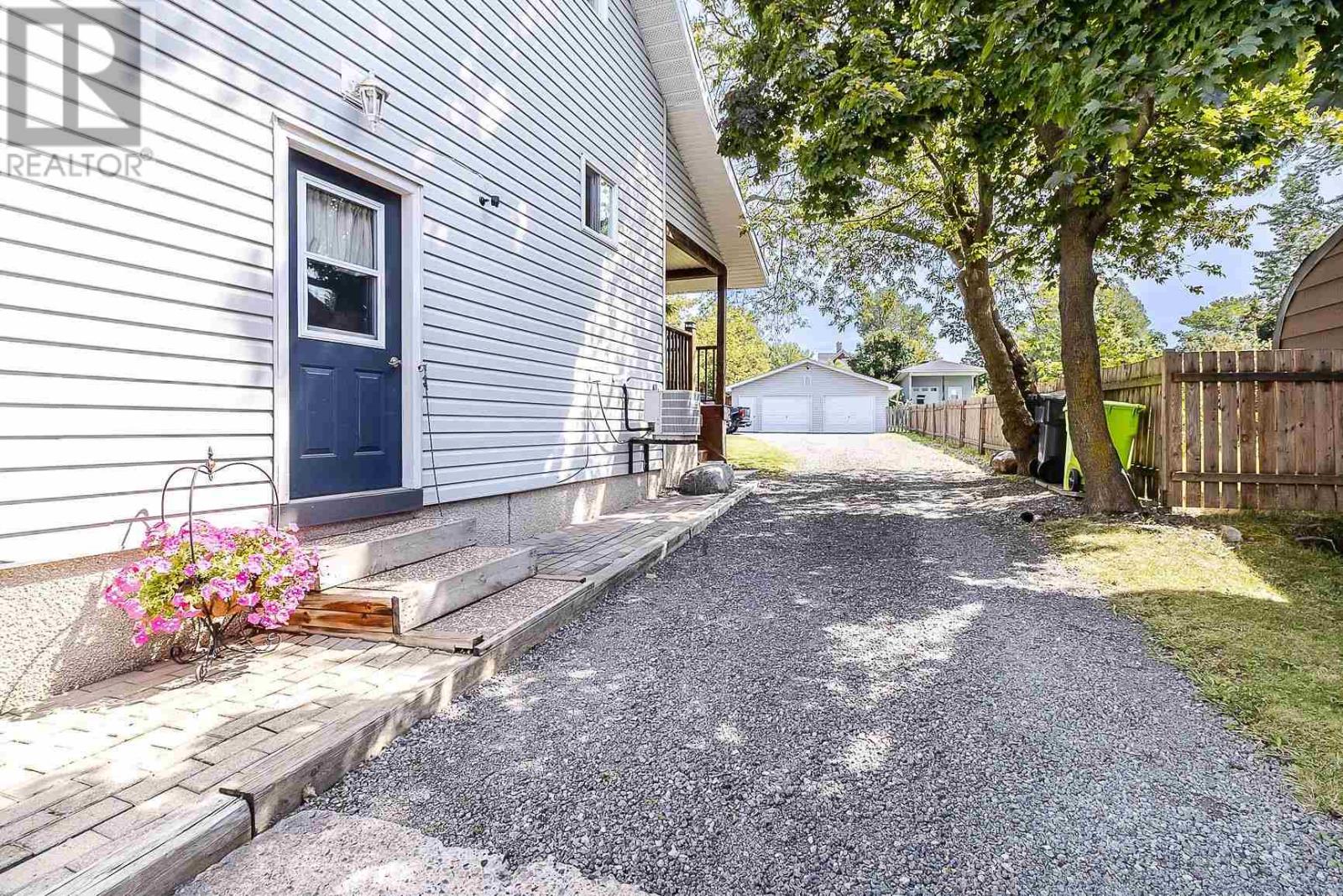 434 North St, Sault Ste. Marie, Ontario  P6B 2B3 - Photo 2 - SM260053