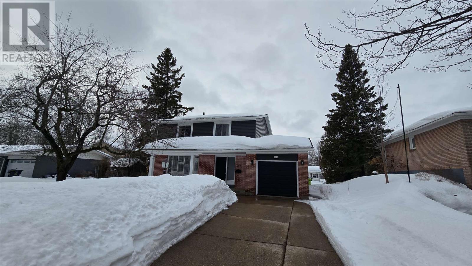 123 Palace Dr, Sault Ste. Marie, Ontario  P6B 5H7 - Photo 2 - SM260069