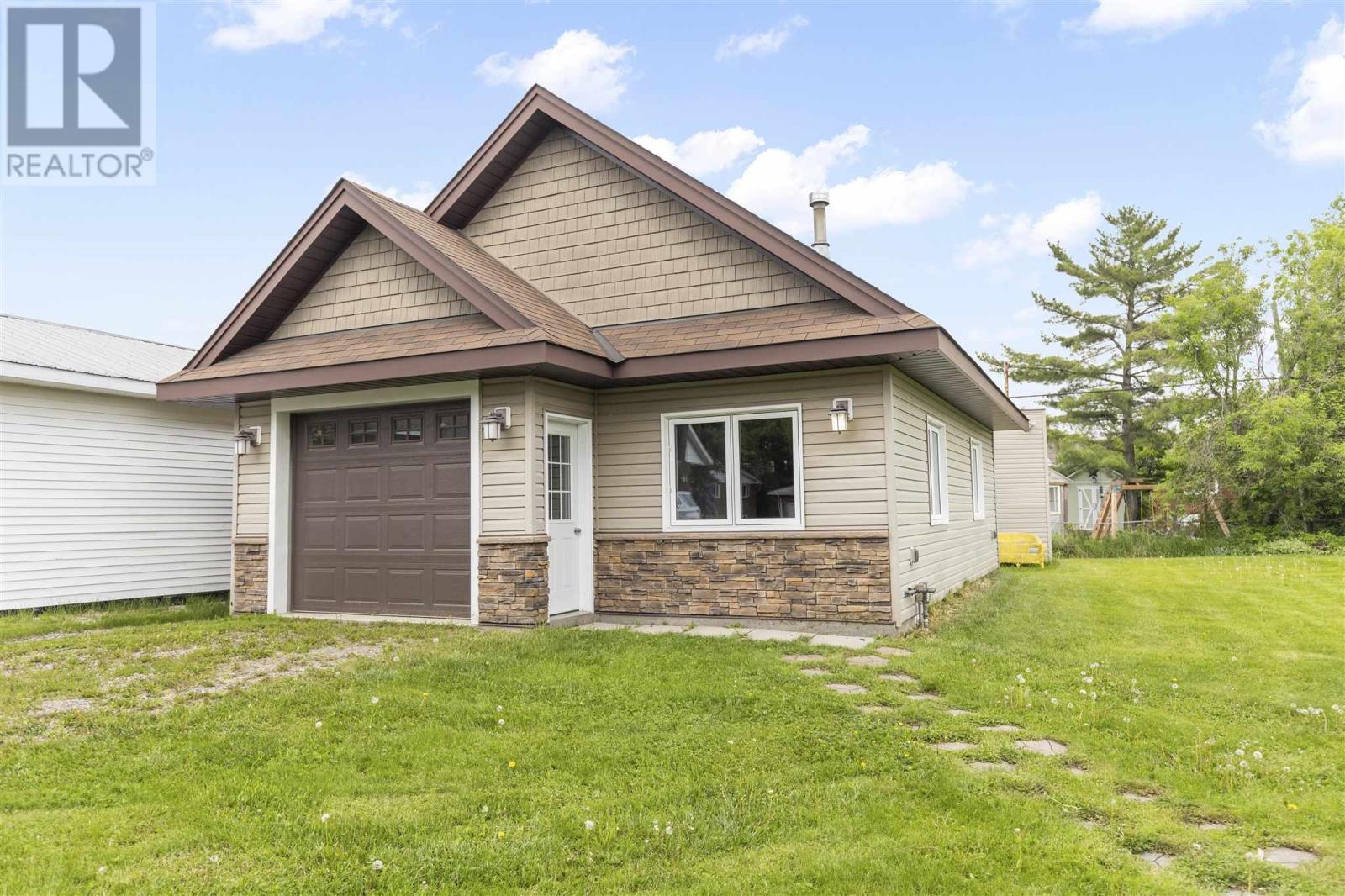 16 Charlotte Dr, Sault Ste. Marie, Ontario  P6B 5S7 - Photo 38 - SM260068