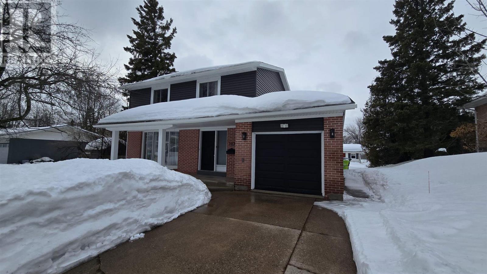 123 Palace Dr, Sault Ste. Marie, Ontario  P6B 5H7 - Photo 1 - SM260069