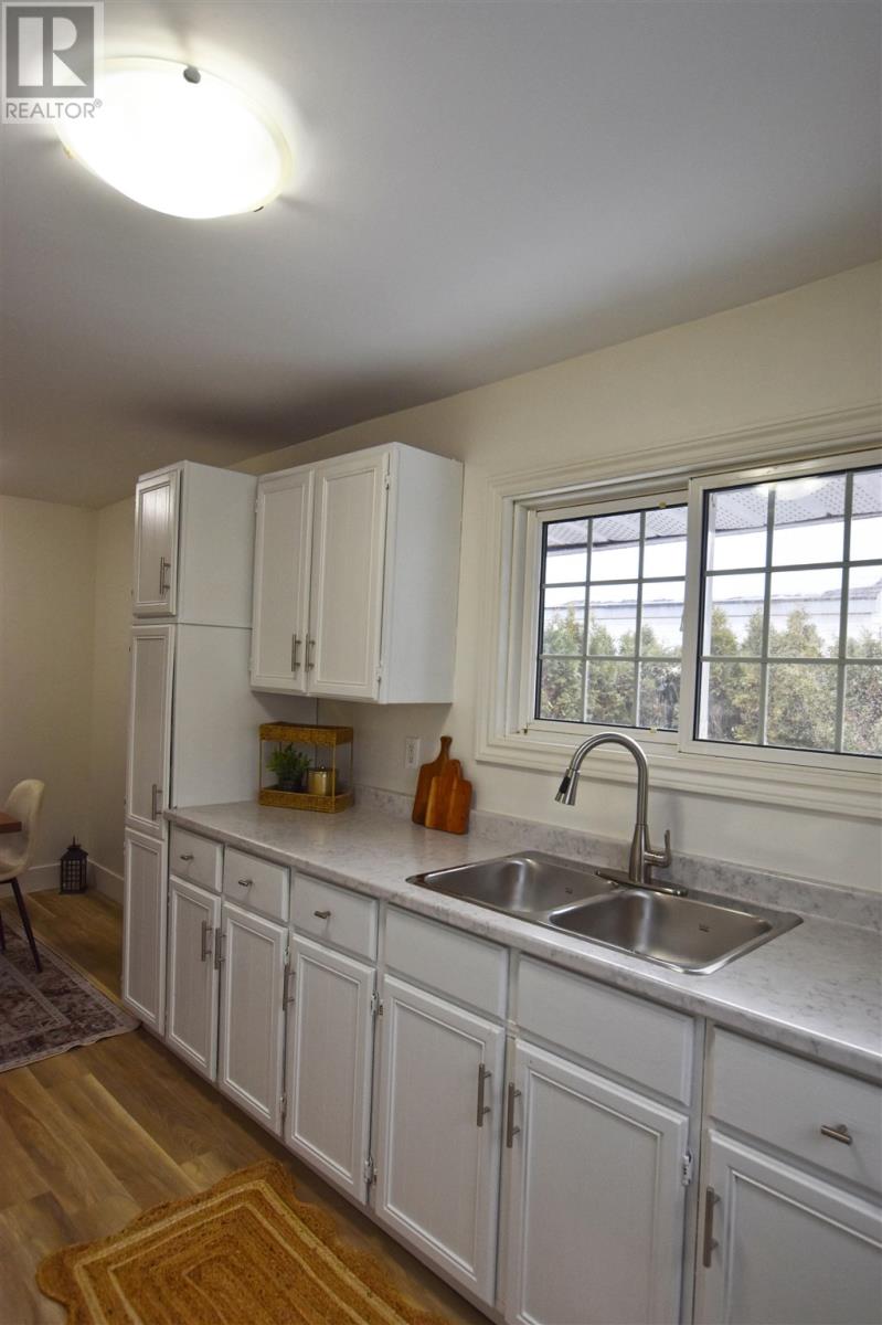 90 Market St, Sault Ste. Marie, Ontario  P6A 4T3 - Photo 12 - SM260073