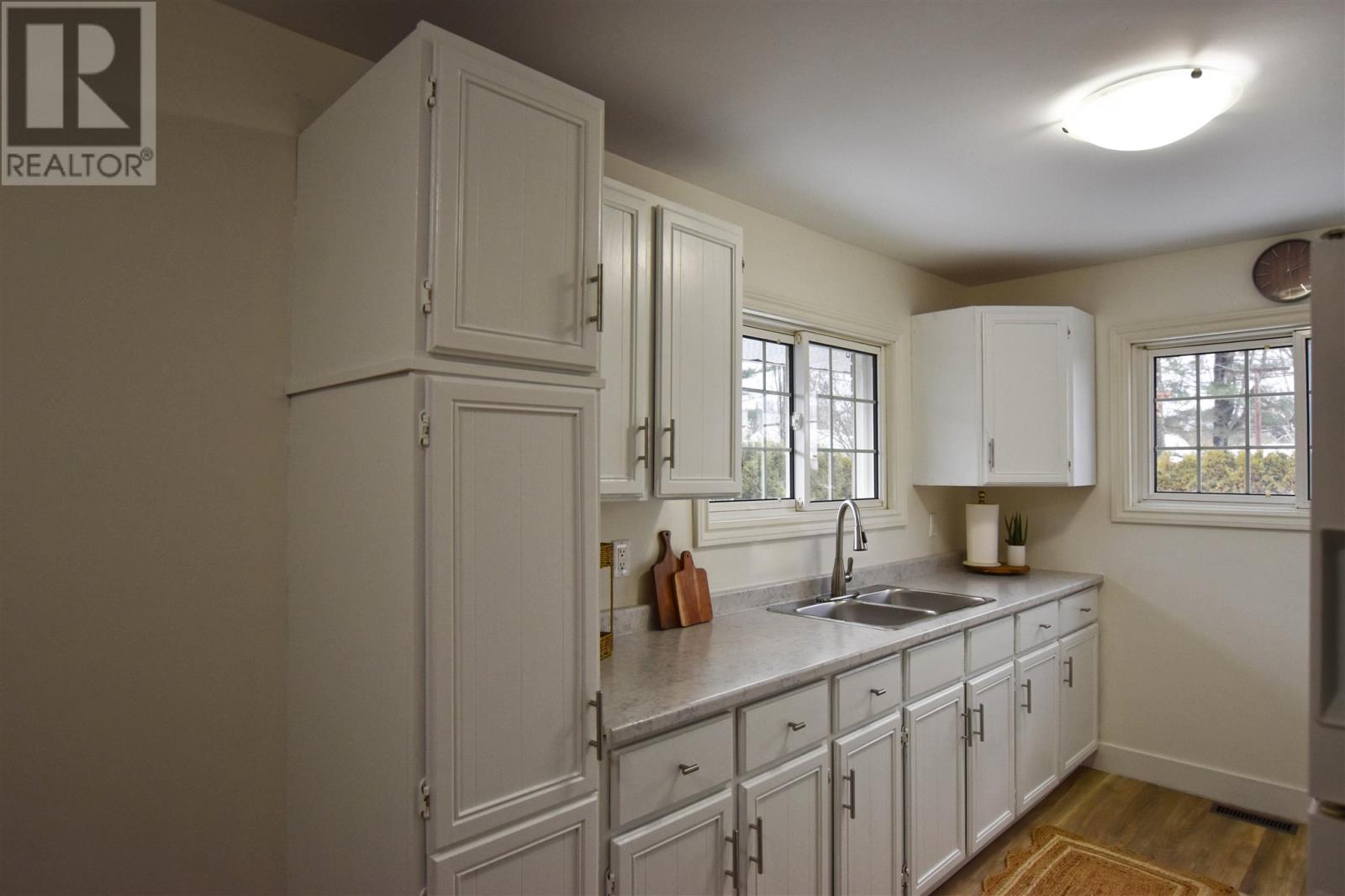 90 Market St, Sault Ste. Marie, Ontario  P6A 4T3 - Photo 13 - SM260073