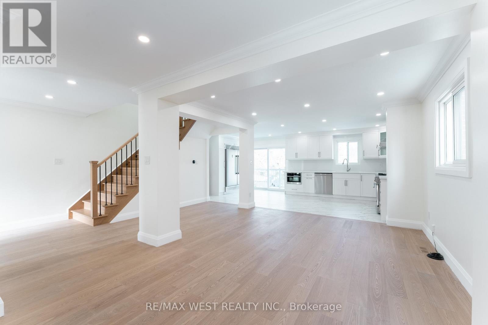 Main Fl - 188 Misty Meadow Drive, Vaughan, Ontario  L4L 3V7 - Photo 9 - N12683372