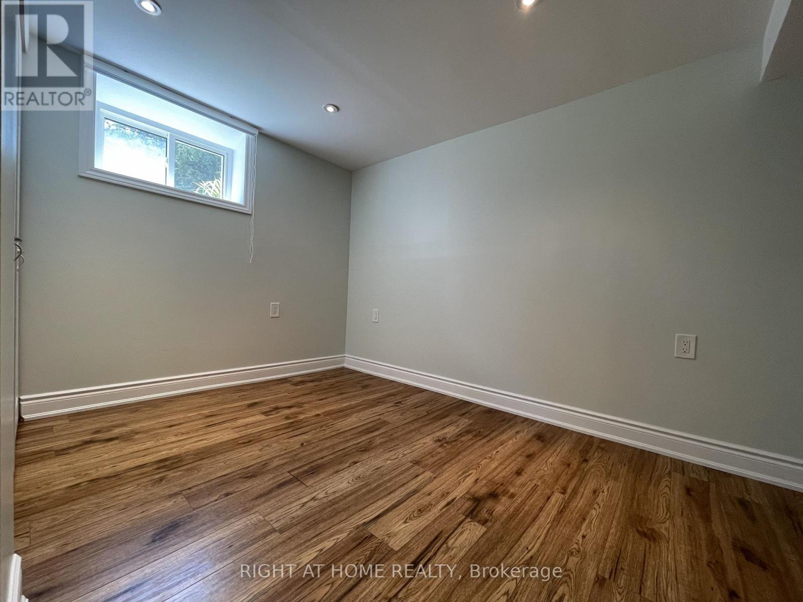 230 Martin Grove Road, Toronto, Ontario  M9B 4L4 - Photo 19 - W12673394