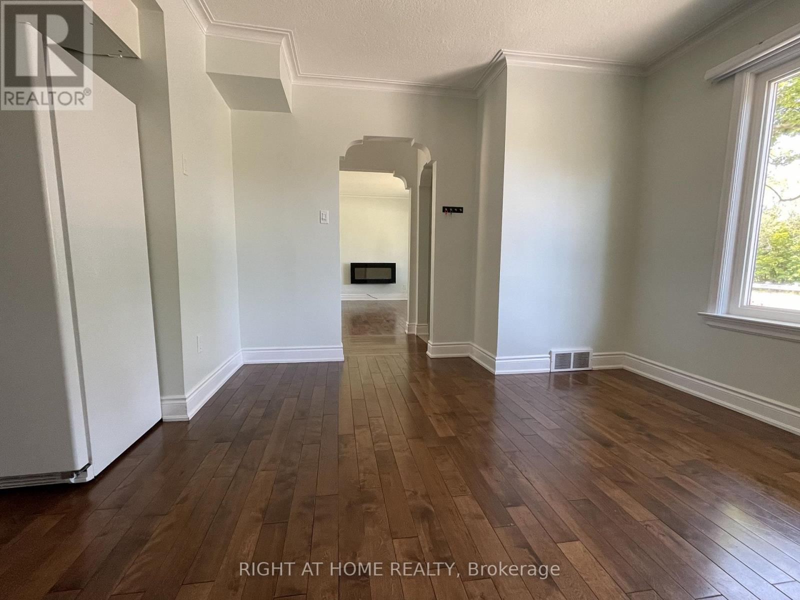 230 Martin Grove Road, Toronto, Ontario  M9B 4L4 - Photo 8 - W12673394