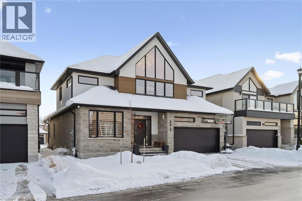 972 Stonecliffe Walk Unit# 18, Kitchener, Ontario  N2P 0K5 - Photo 2 - 40792292