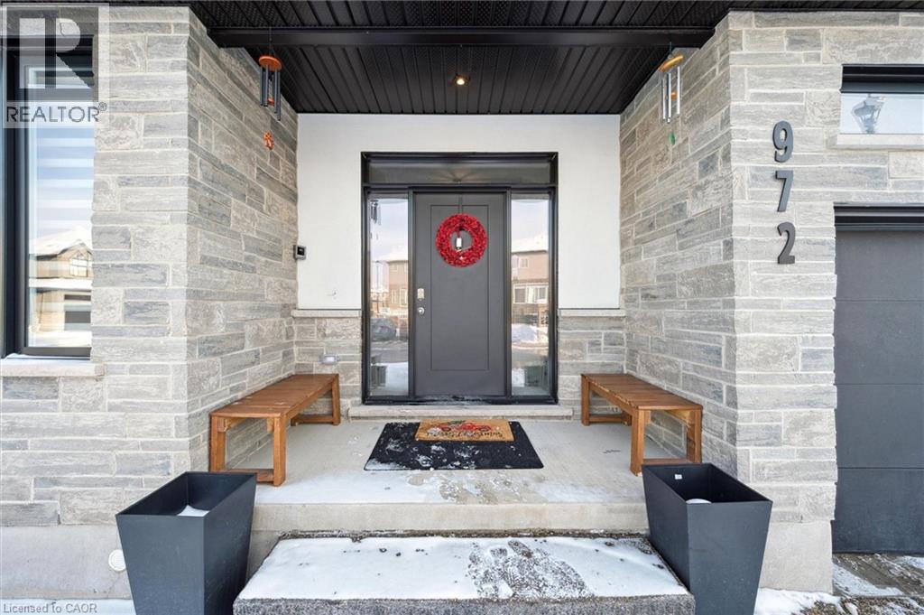 972 Stonecliffe Walk Unit# 18, Kitchener, Ontario  N2P 0K5 - Photo 5 - 40792292