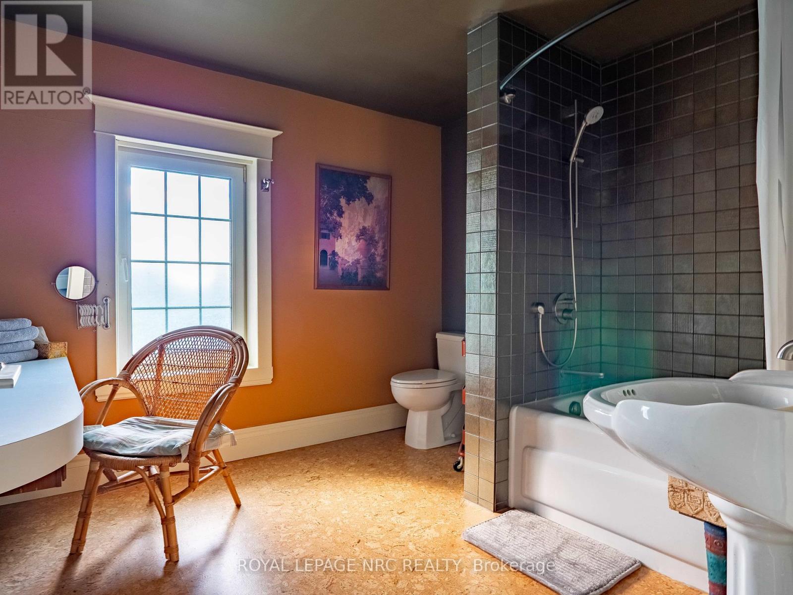 326 Lakeshore Road, Niagara-On-The-Lake, Ontario  L0S 1J0 - Photo 27 - X12589252